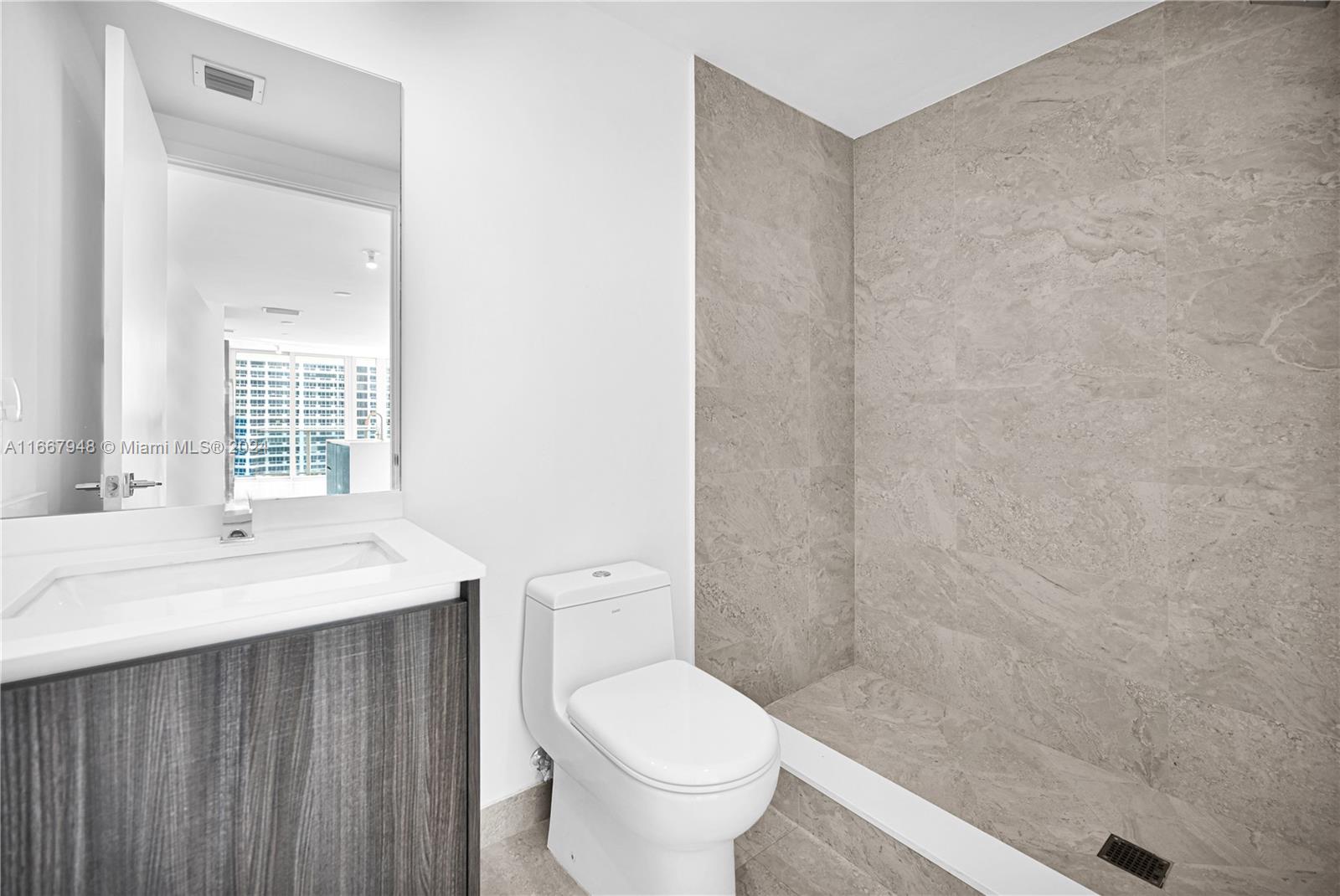 ARIA ON THE BAY CONDO - Residential