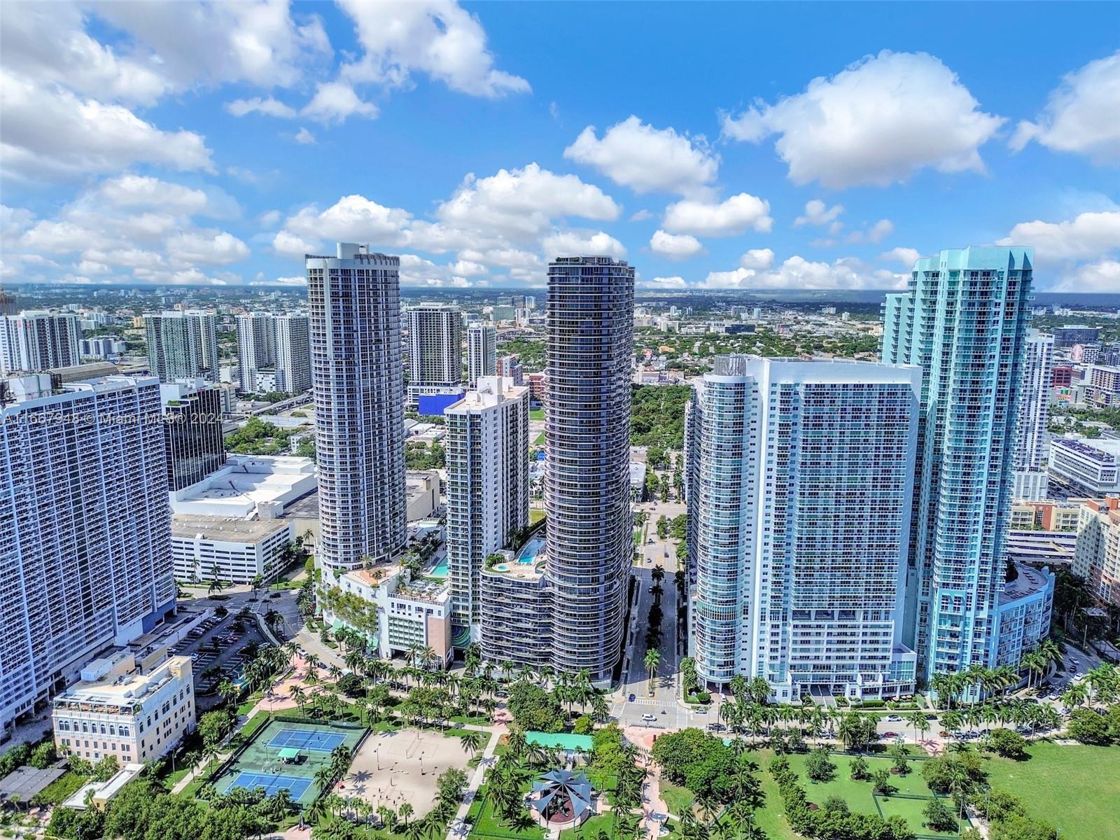 ARIA ON THE BAY CONDO - Residential