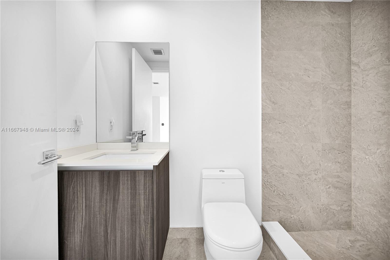 ARIA ON THE BAY CONDO - Residential