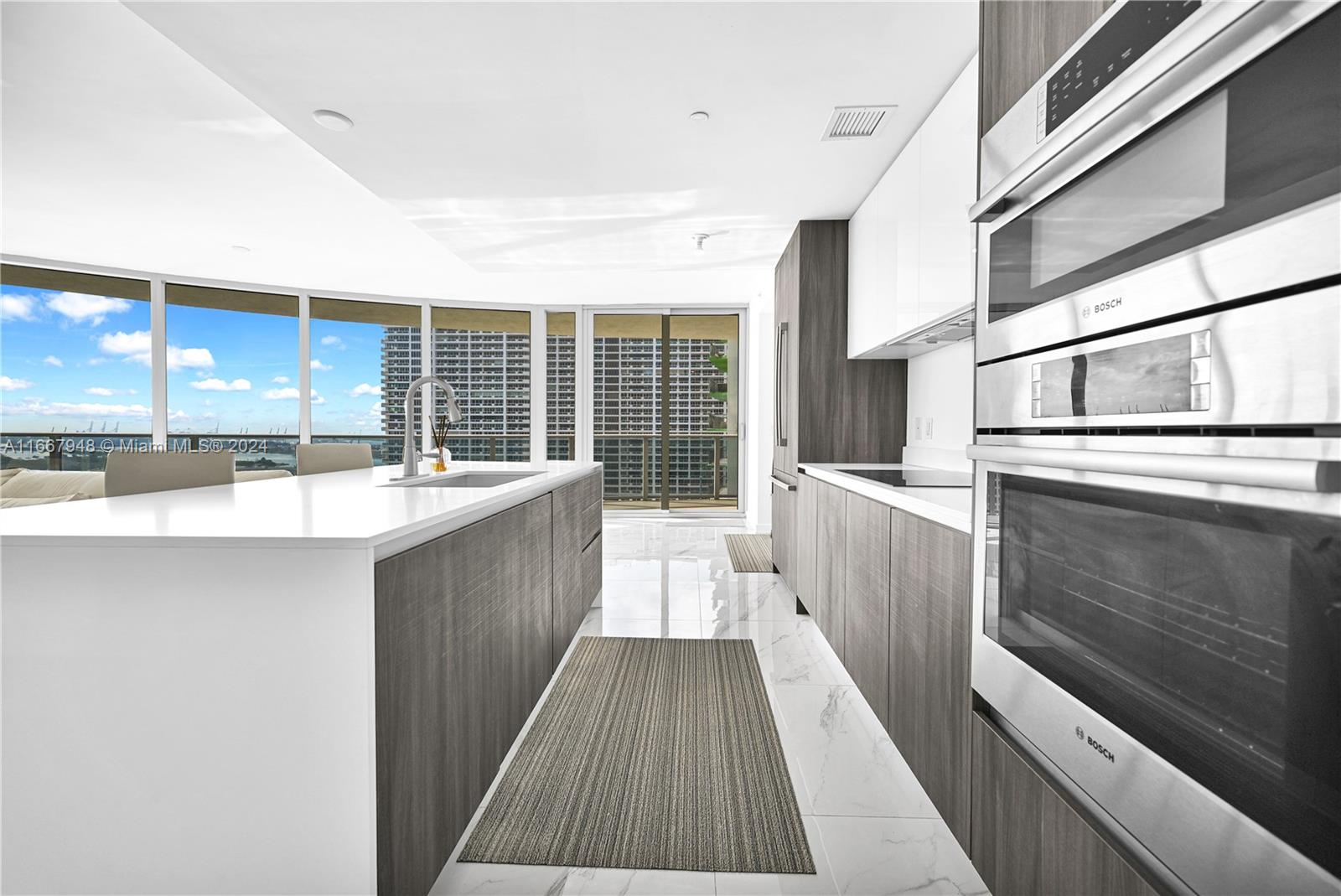 ARIA ON THE BAY CONDO - Residential