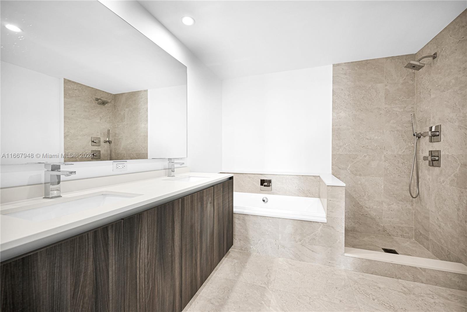 ARIA ON THE BAY CONDO - Residential