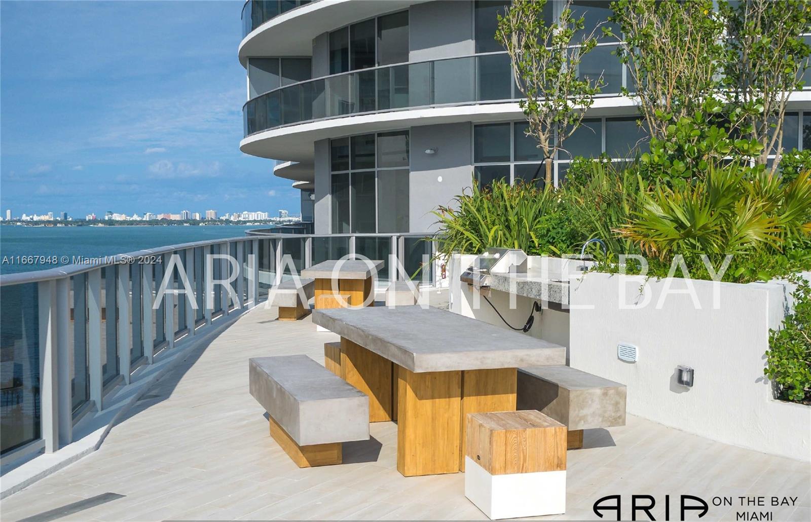 ARIA ON THE BAY CONDO - Residential