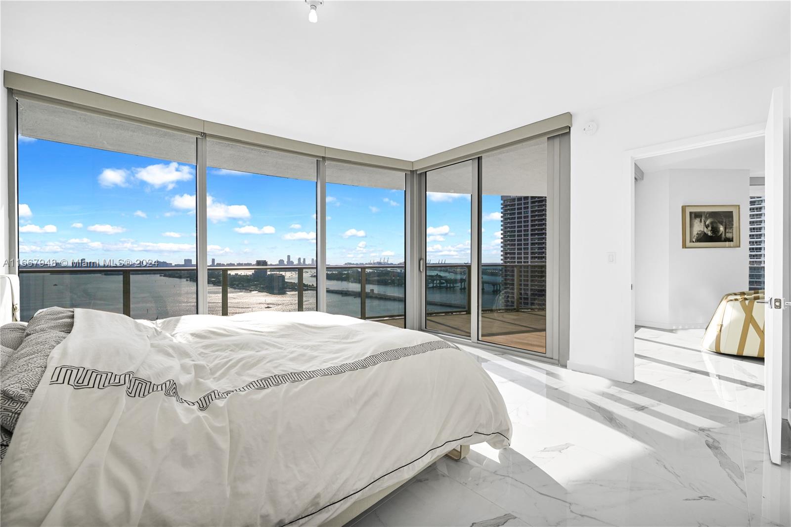 ARIA ON THE BAY CONDO - Residential