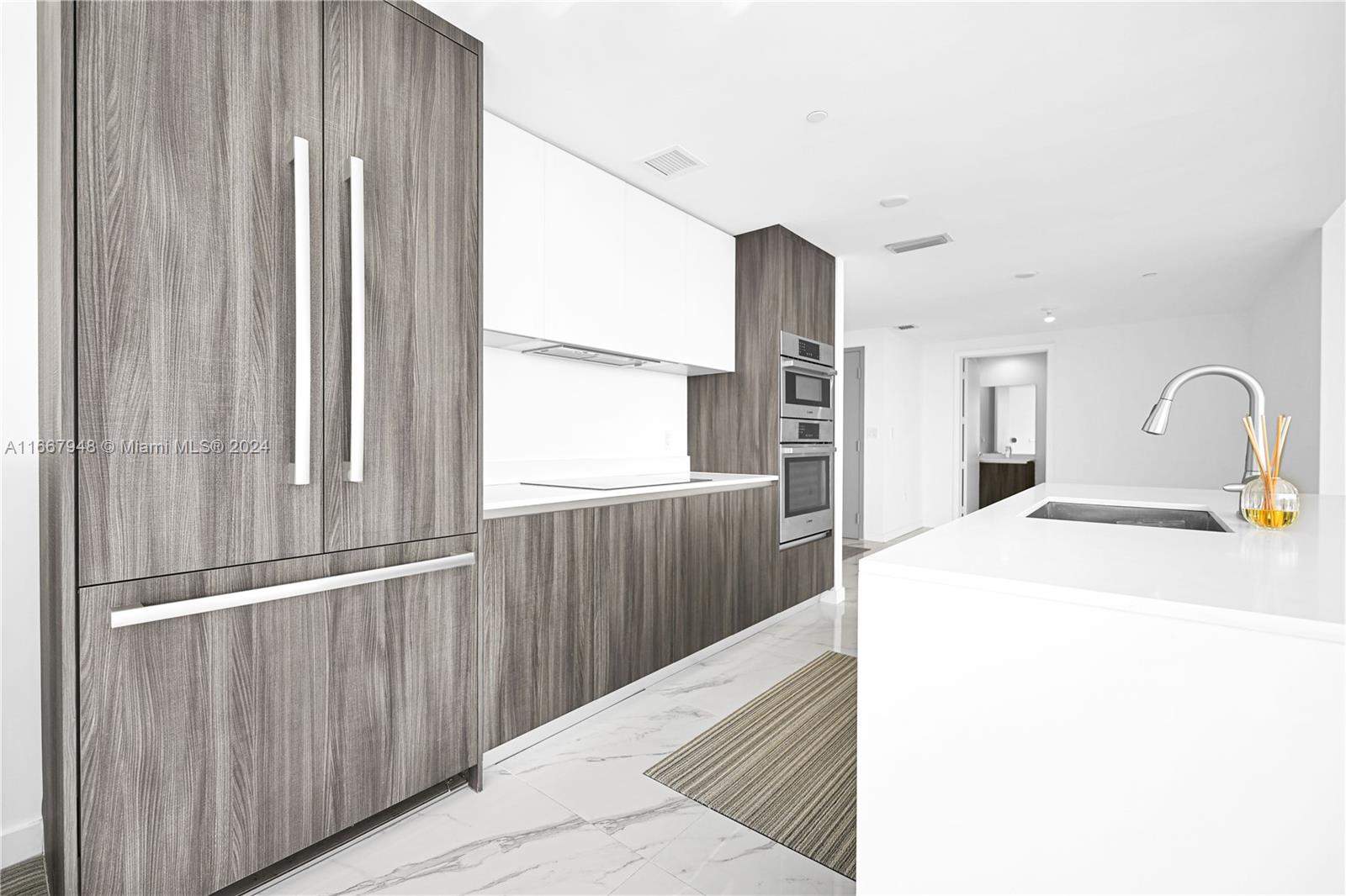 ARIA ON THE BAY CONDO - Residential