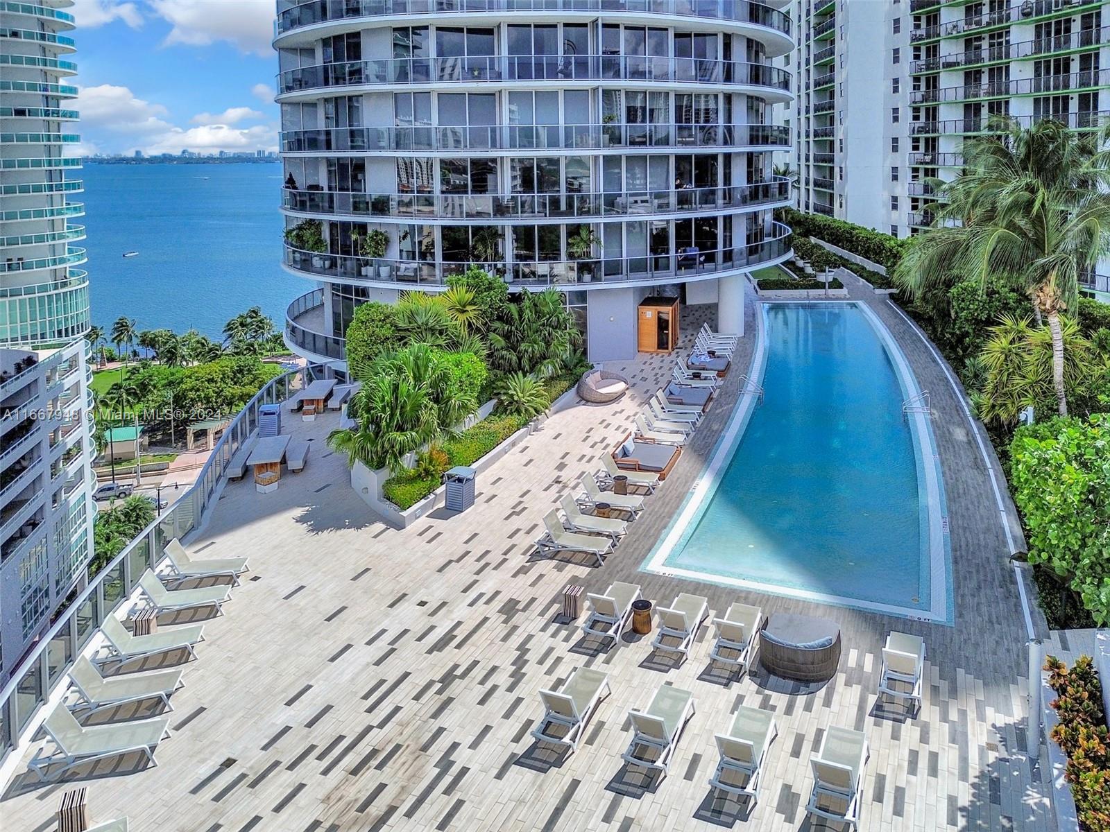 ARIA ON THE BAY CONDO - Residential