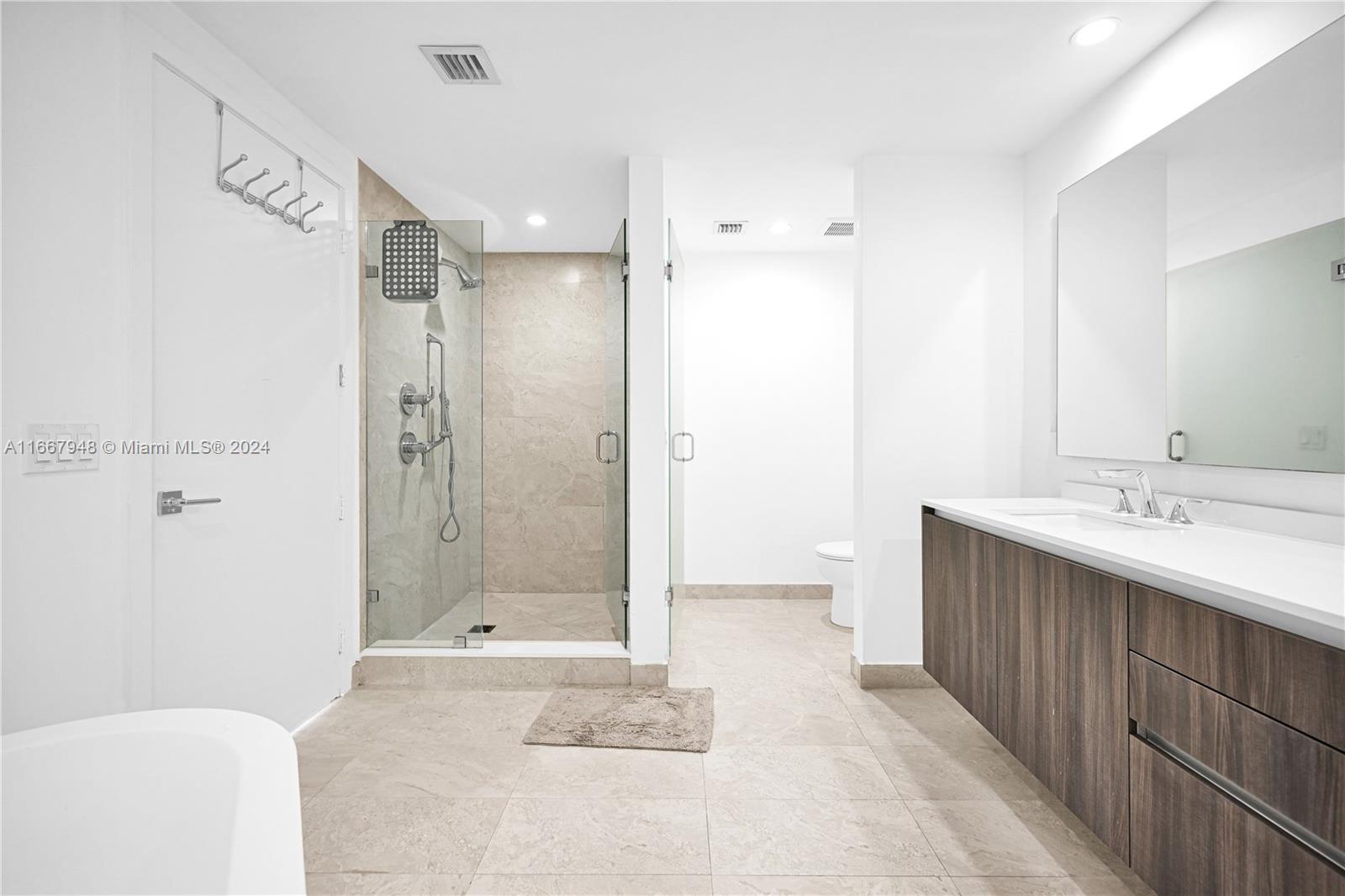 ARIA ON THE BAY CONDO - Residential