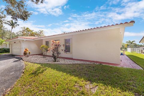 8460 Menteith Ter Miami Lakes FL 33016
