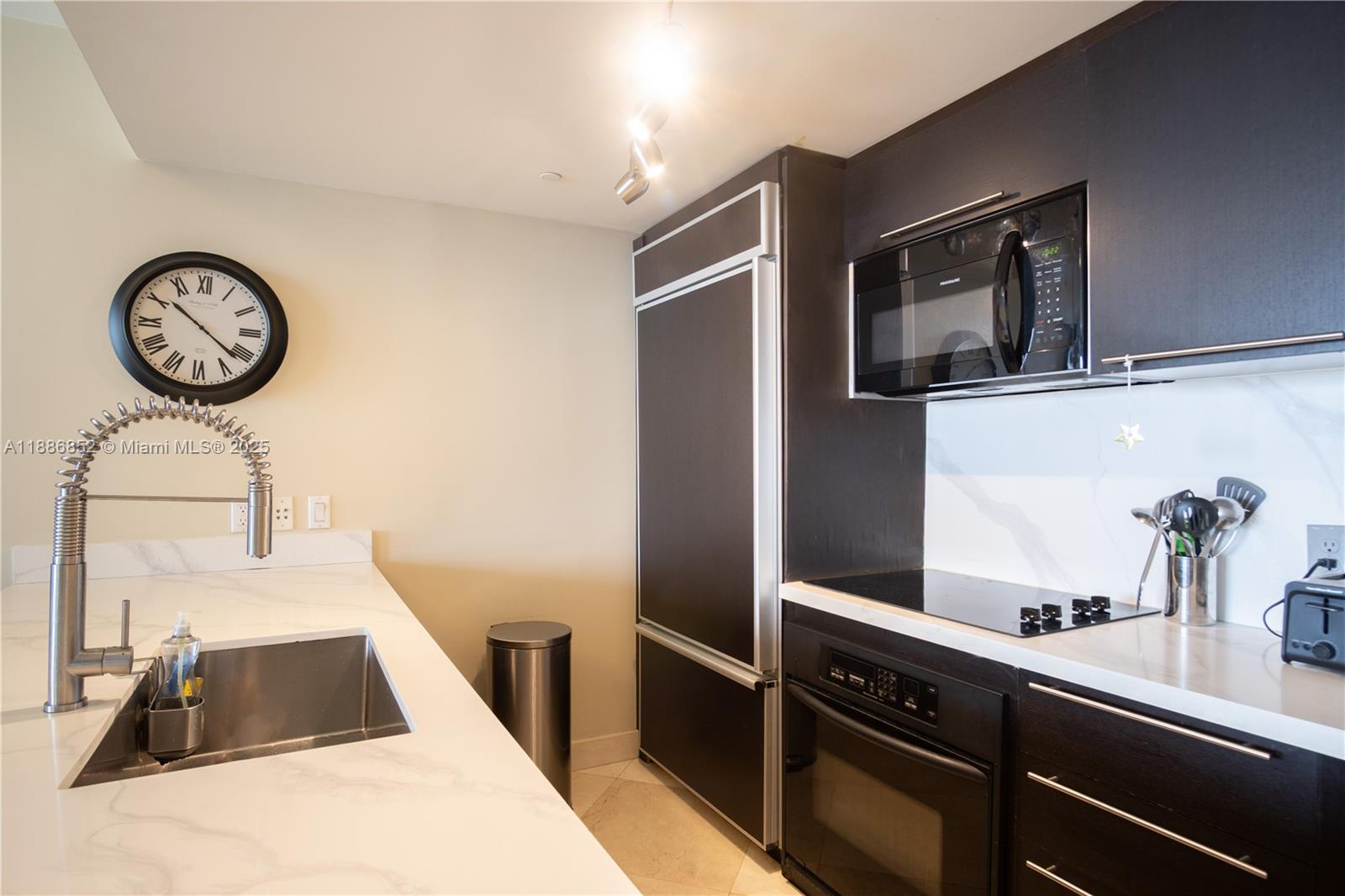 BEACH CLUB CONDO - Residential