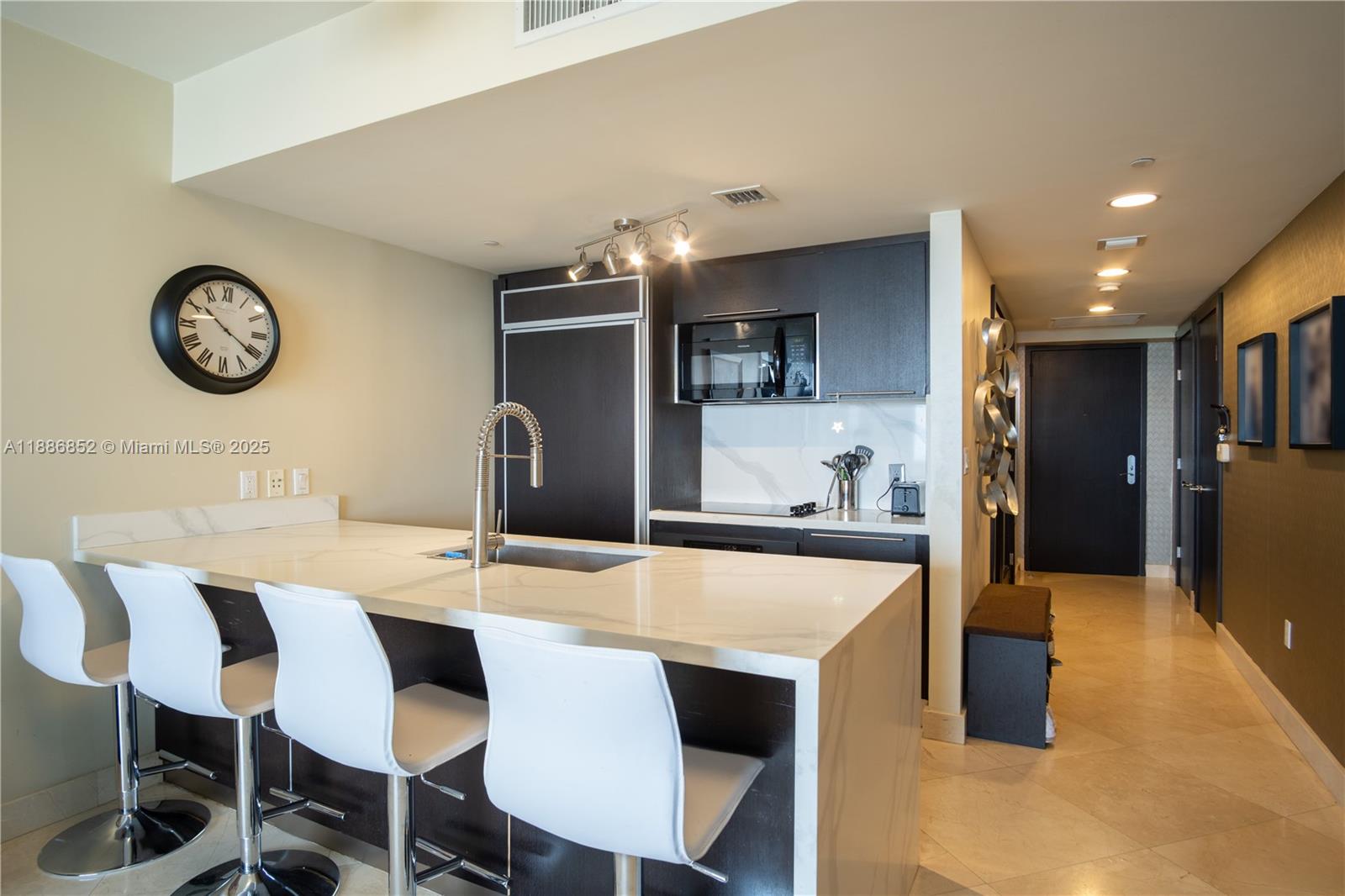 BEACH CLUB CONDO - Residential