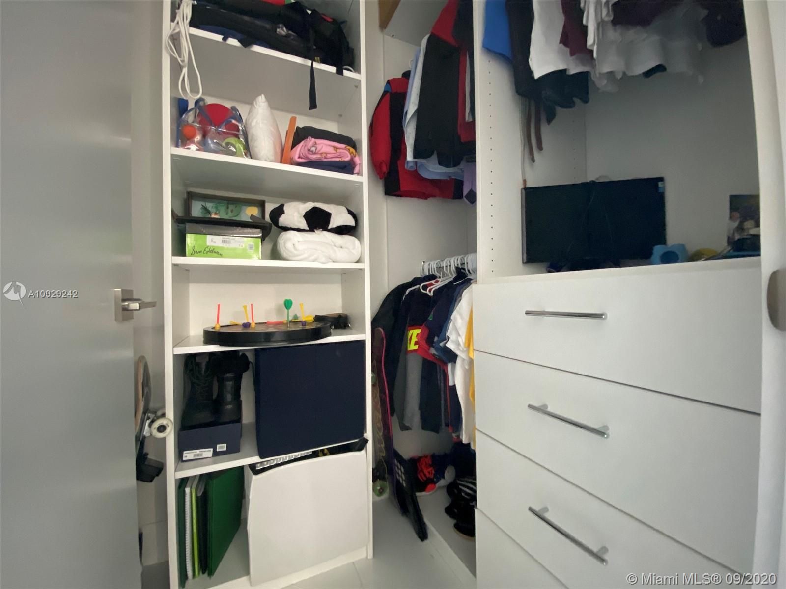 LEAFY WAY - Residential