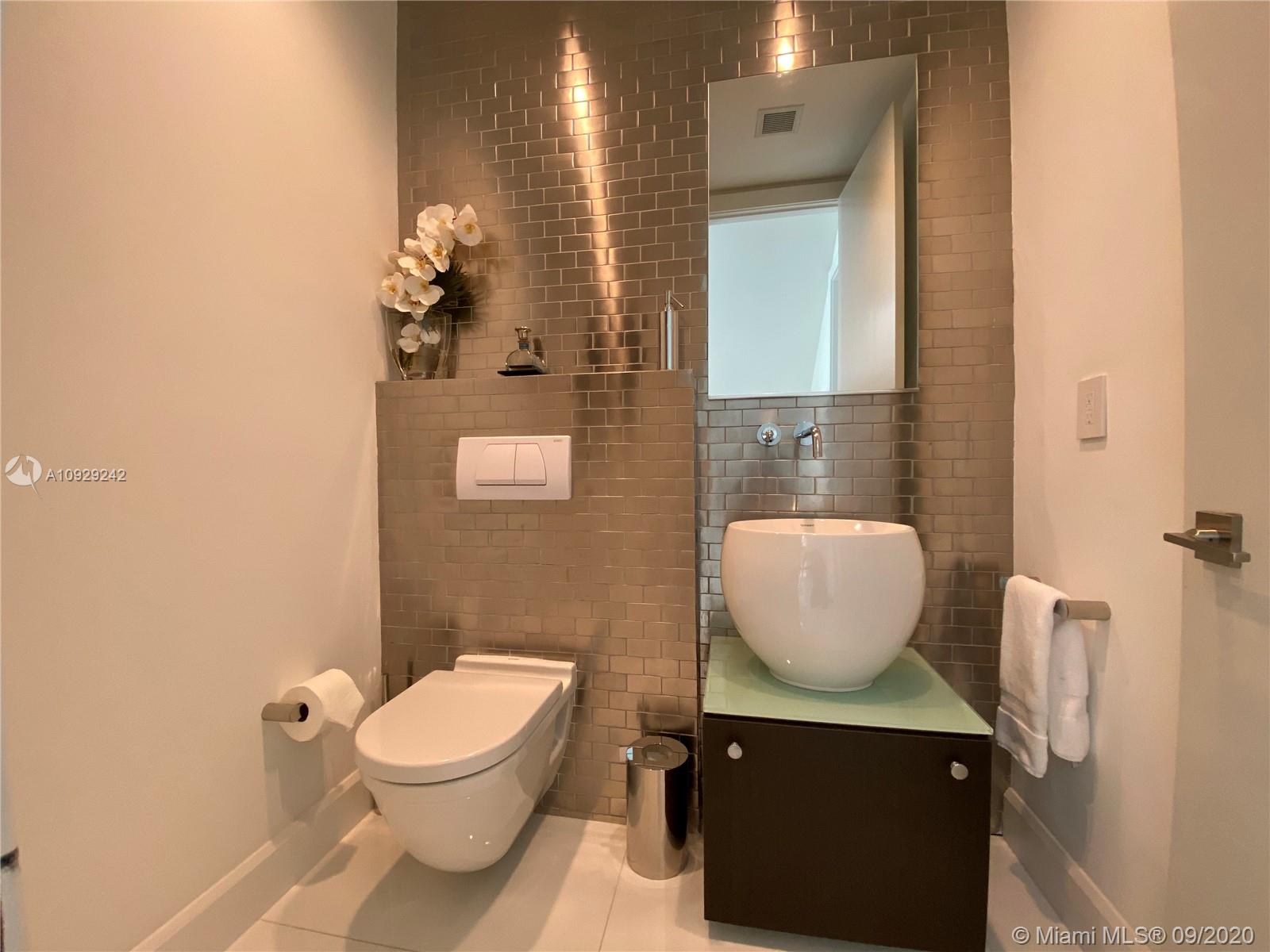 LEAFY WAY - Residential