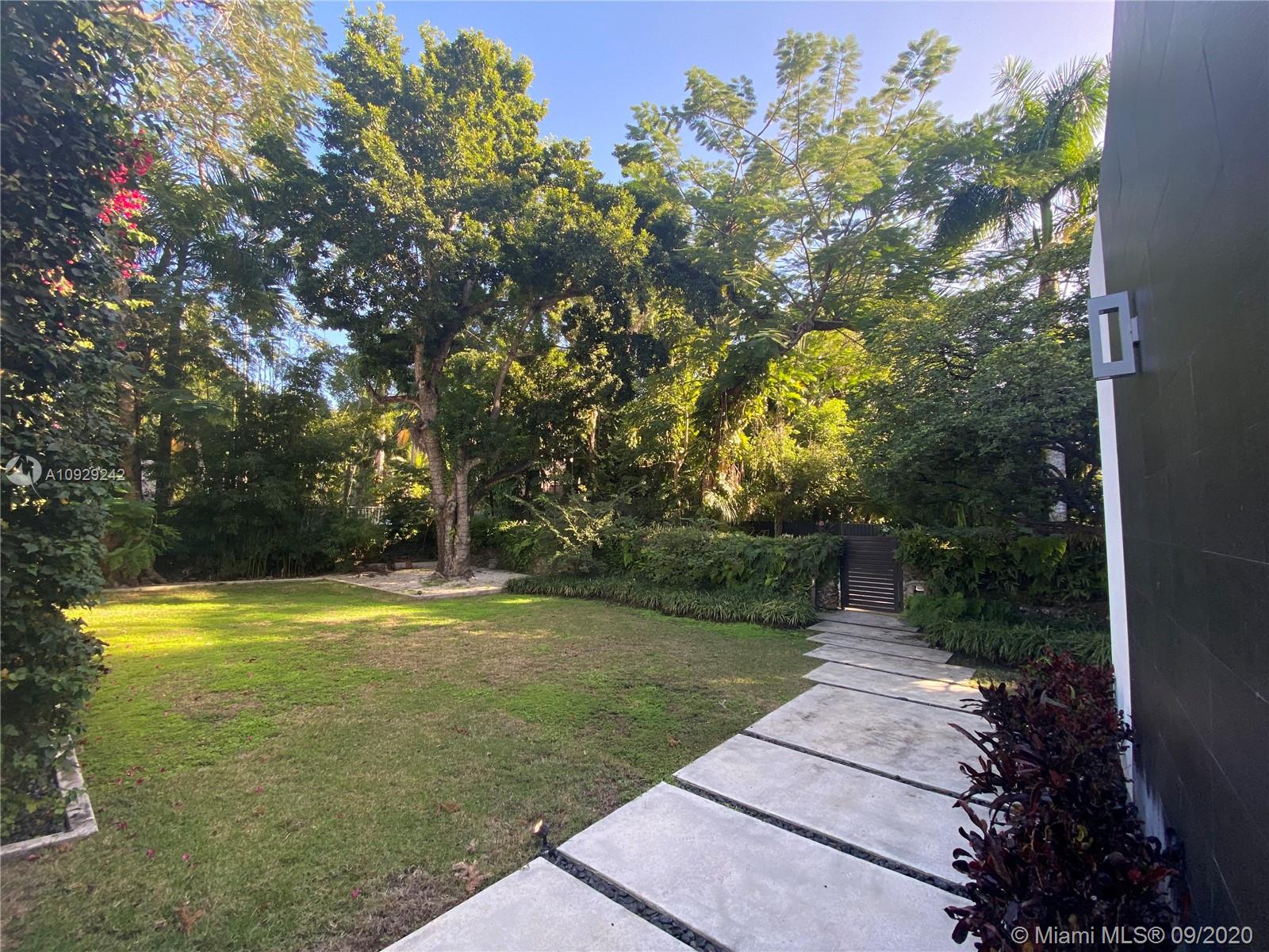 LEAFY WAY - Residential