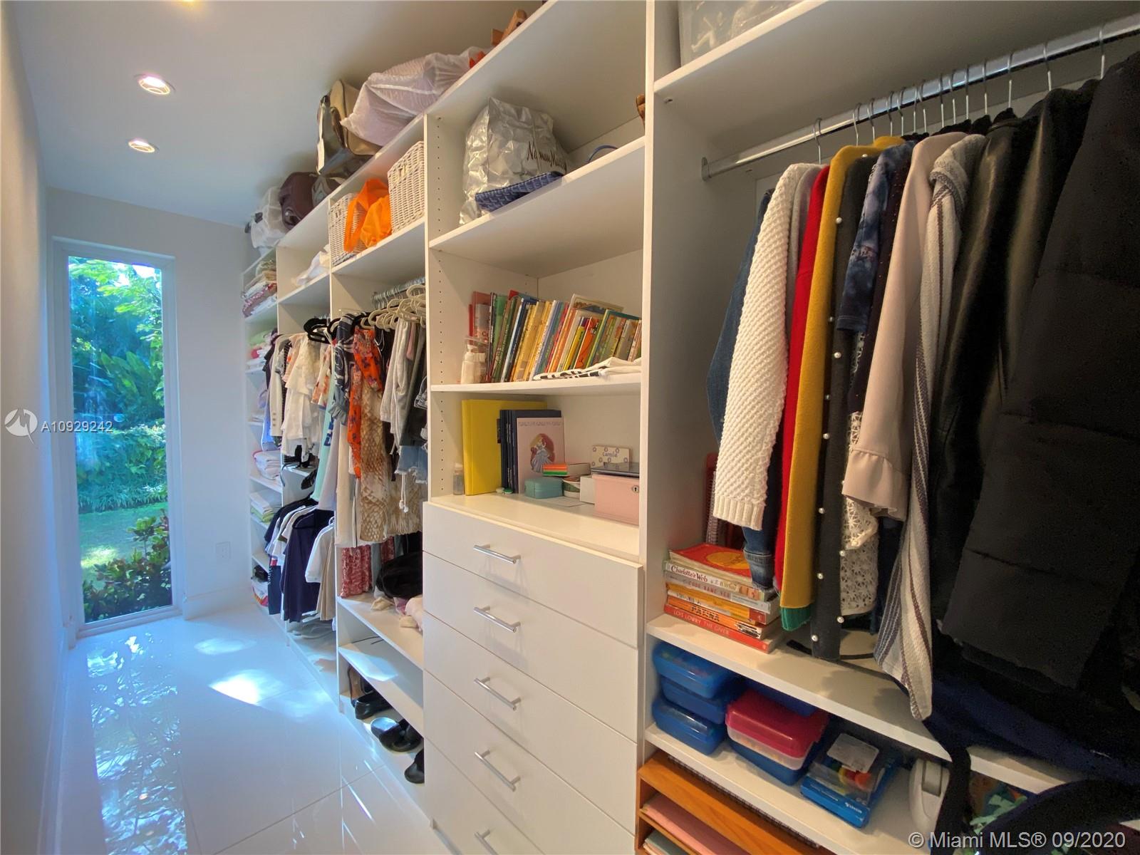 LEAFY WAY - Residential