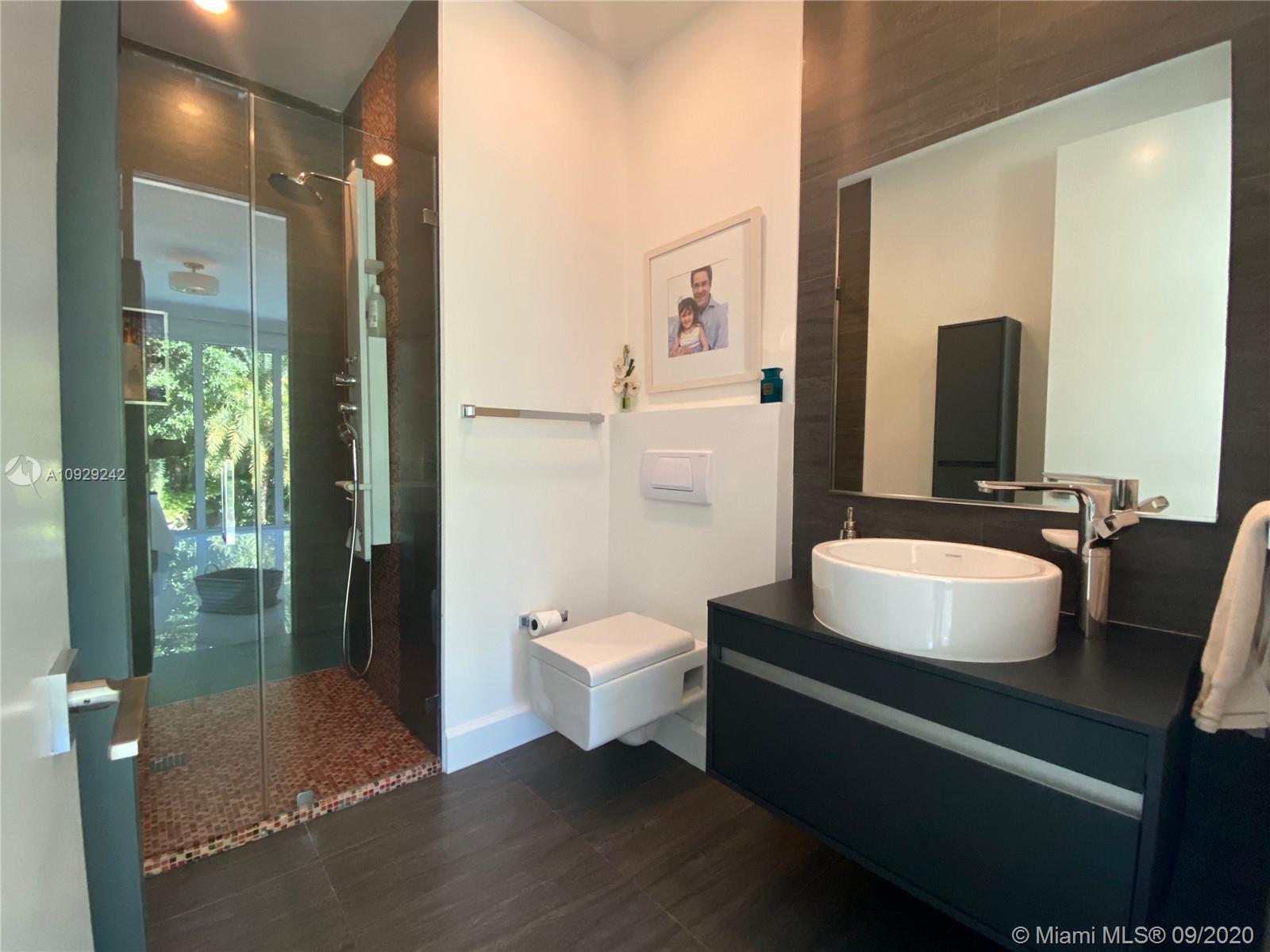 LEAFY WAY - Residential