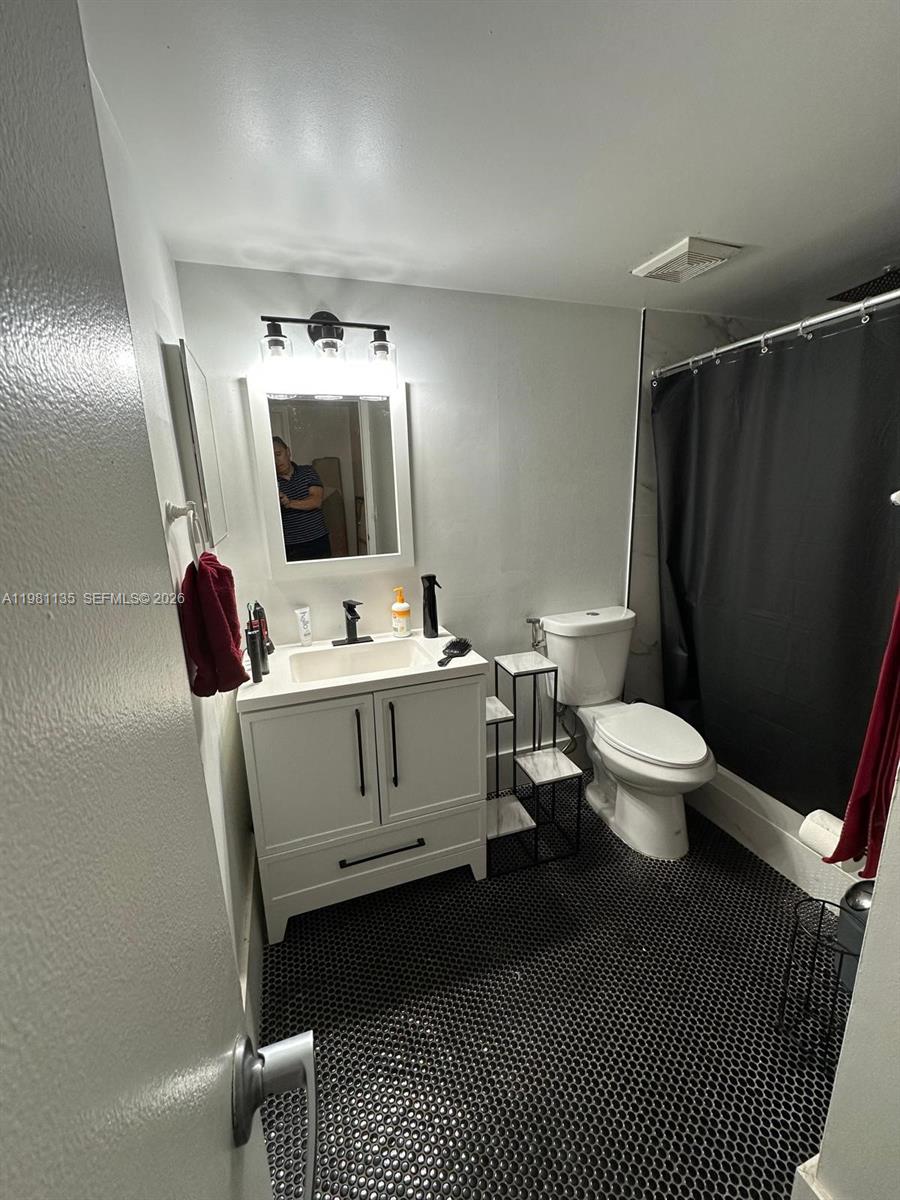 ST ANDREWS CONDO - Residential Lease