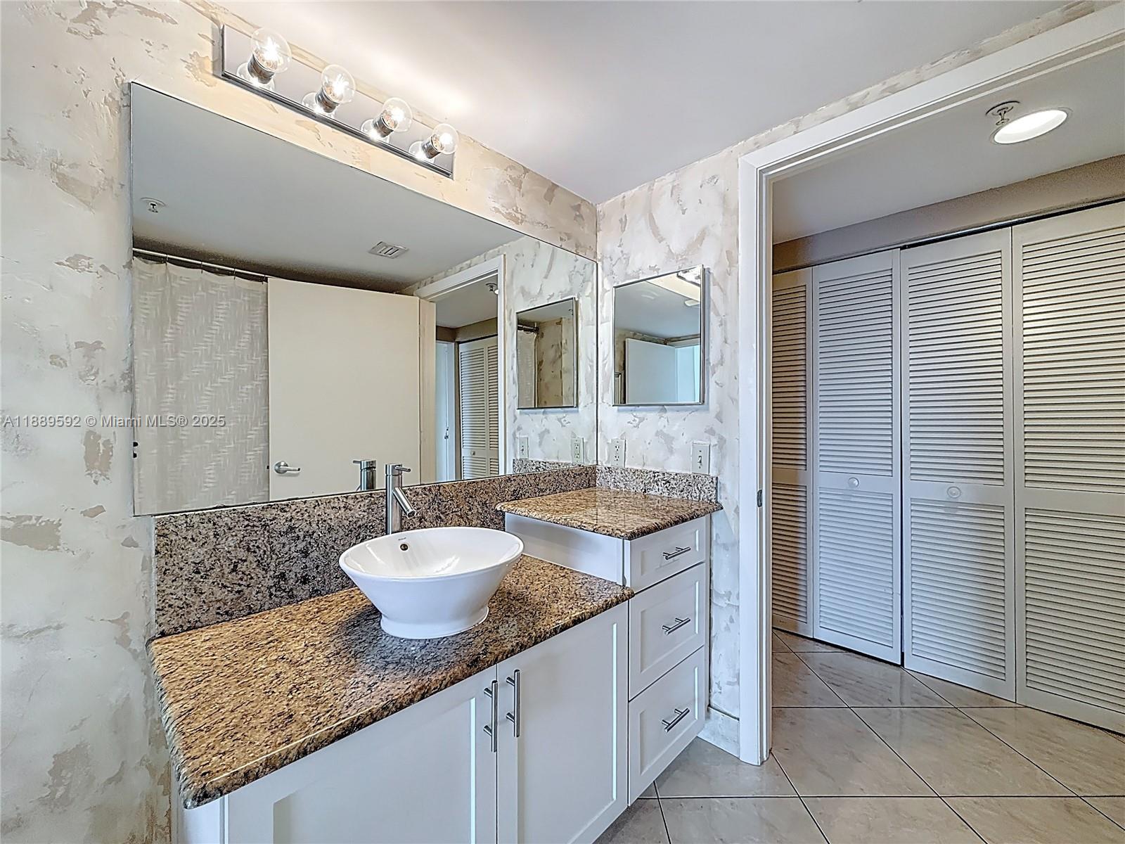 TIDES AT BRIDGESIDE SQUAR - Residential