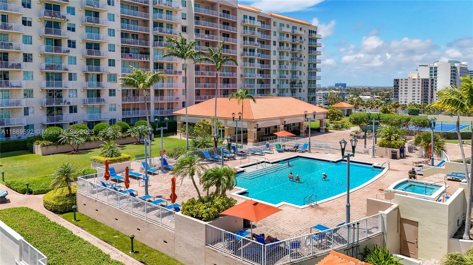 TIDES AT BRIDGESIDE SQUAR - Residential