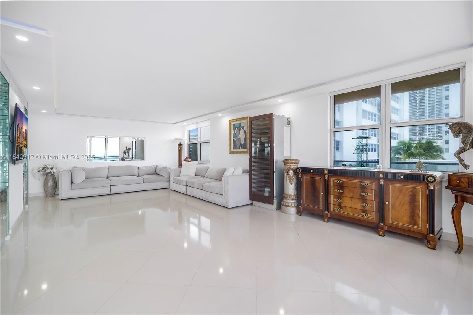 MALAGA TOWERS CONDO - Residential