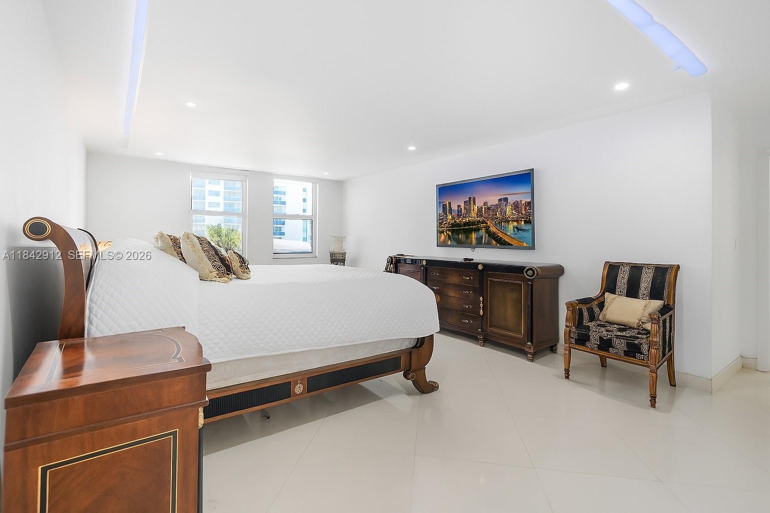 MALAGA TOWERS CONDO - Residential