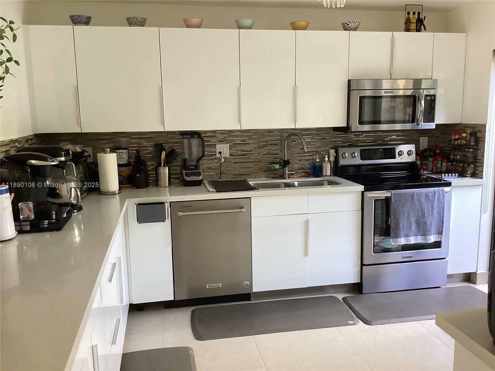 POINCIANA IS YT & RCQ CLU - Residential Lease