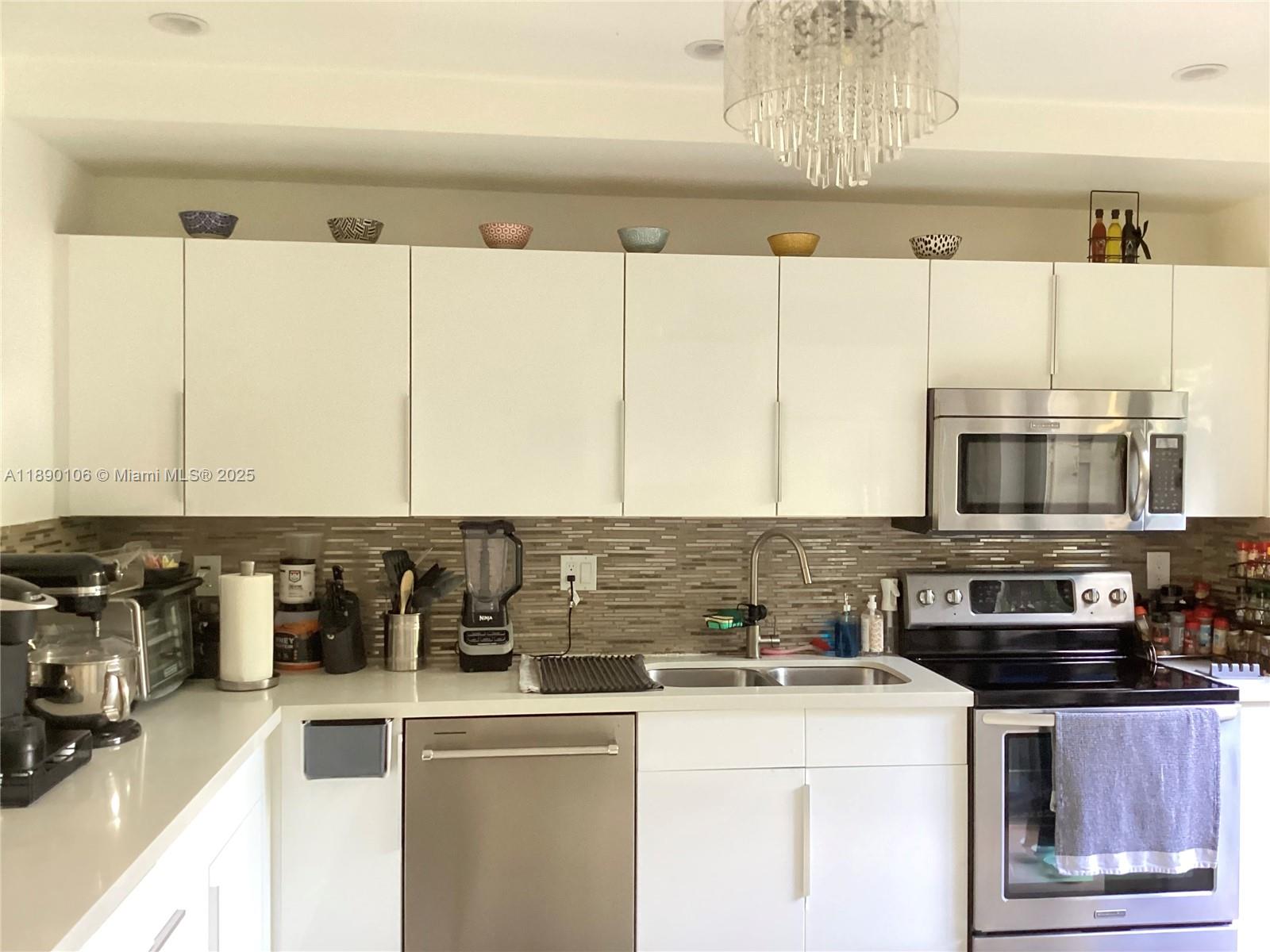 POINCIANA IS YT & RCQ CLU - Residential Lease