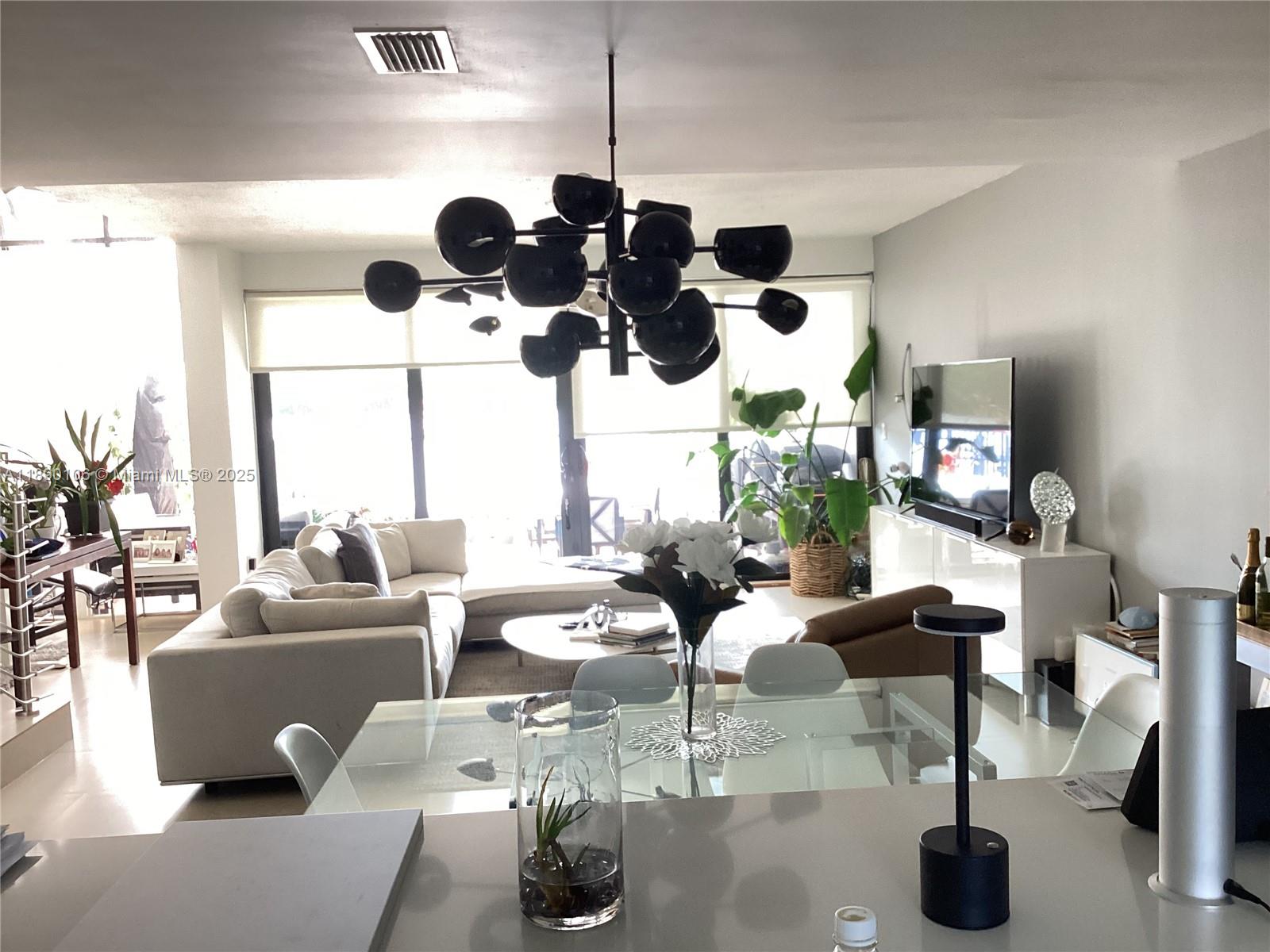 POINCIANA IS YT & RCQ CLU - Residential Lease