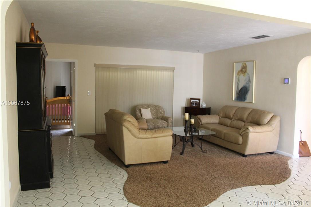 Pembroke Lakes Sec 1 76-4 - Residential