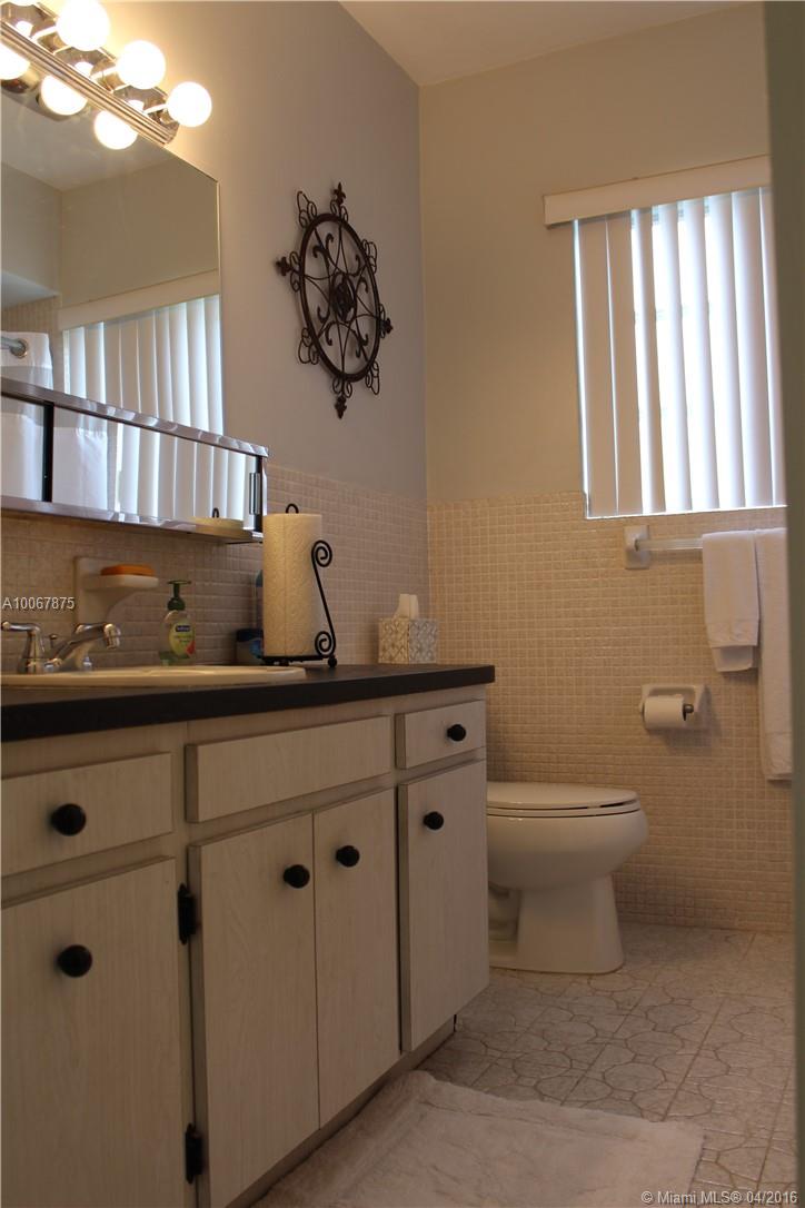 Pembroke Lakes Sec 1 76-4 - Residential