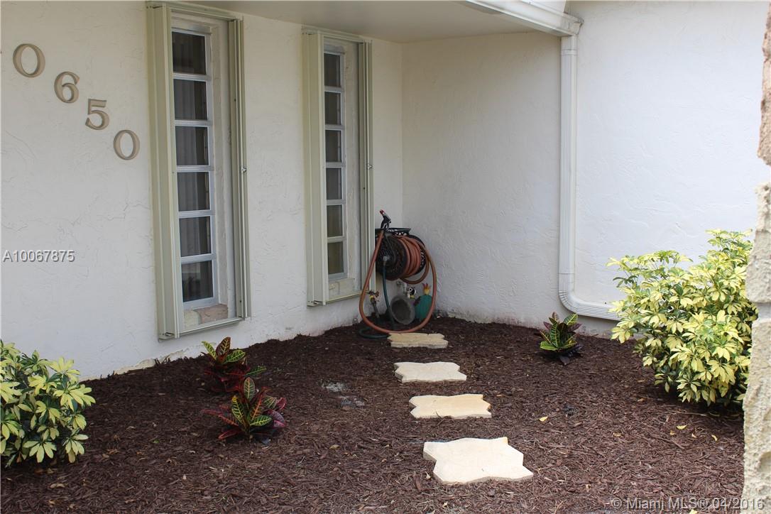 Pembroke Lakes Sec 1 76-4 - Residential