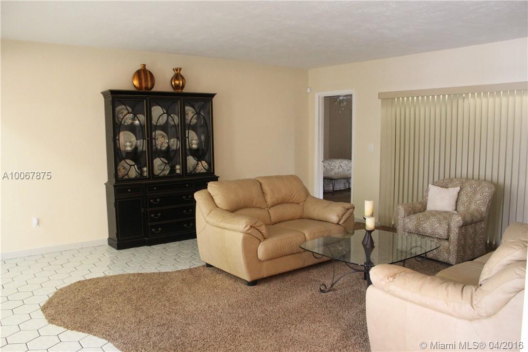 Pembroke Lakes Sec 1 76-4 - Residential