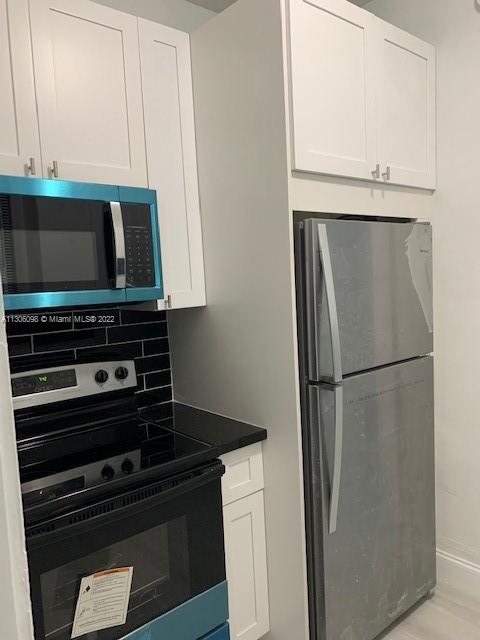 LAWRENCE ESTATE LAND CO - Residential Lease