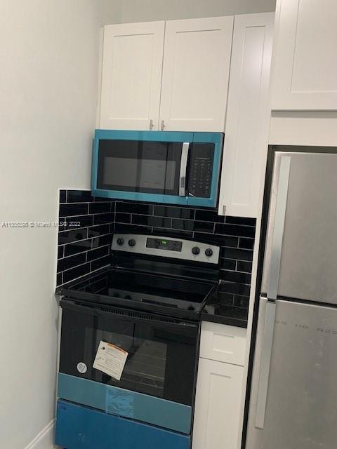 LAWRENCE ESTATE LAND CO - Residential Lease