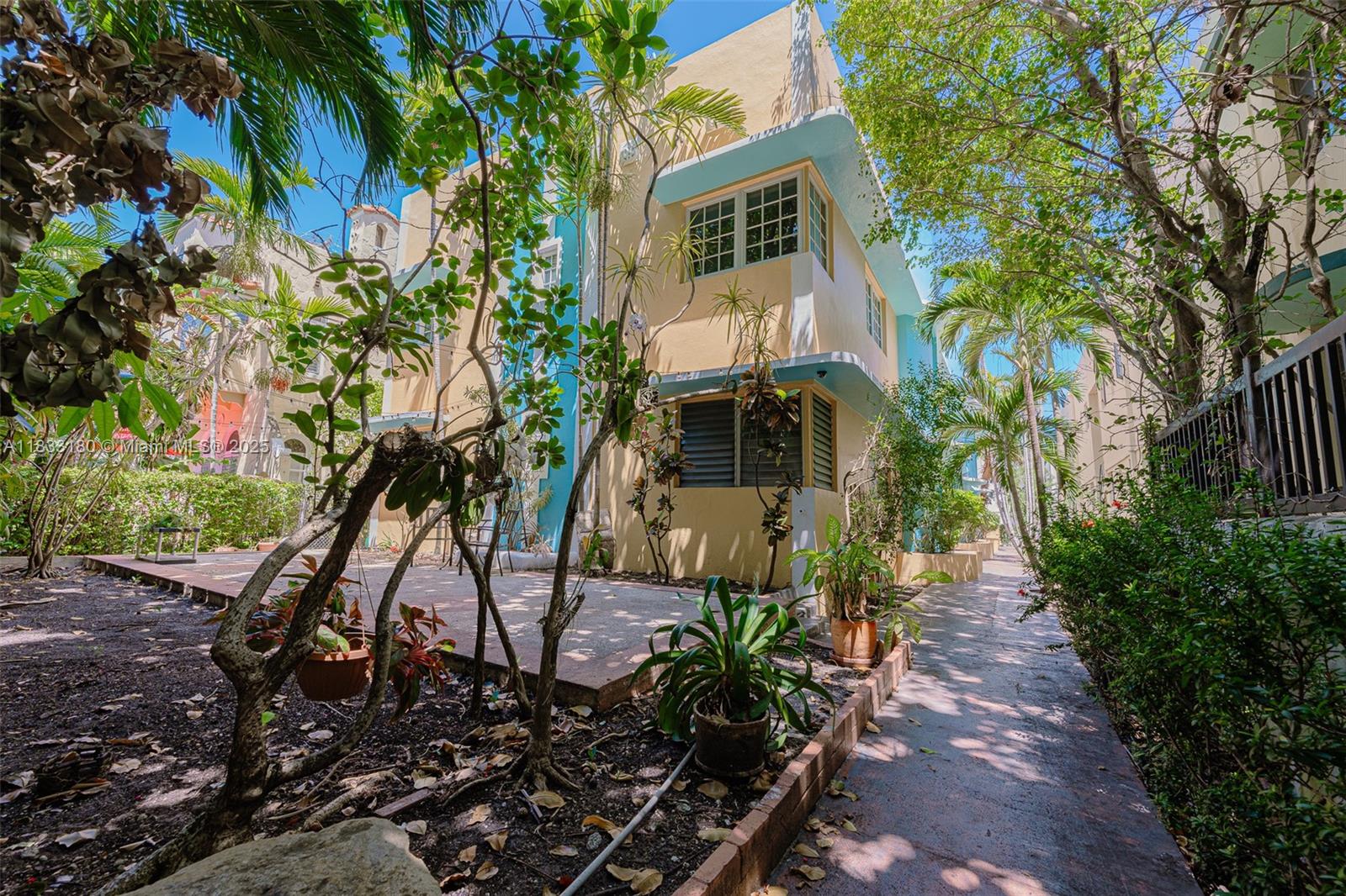 1351 Meridian Ave 10
