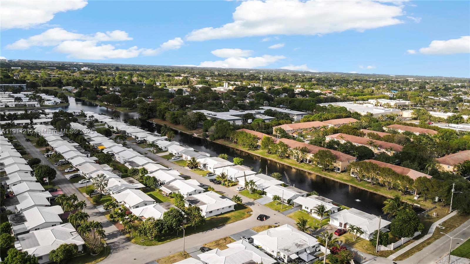 MAINLANDS OF TAMARAC LAKE - Residential