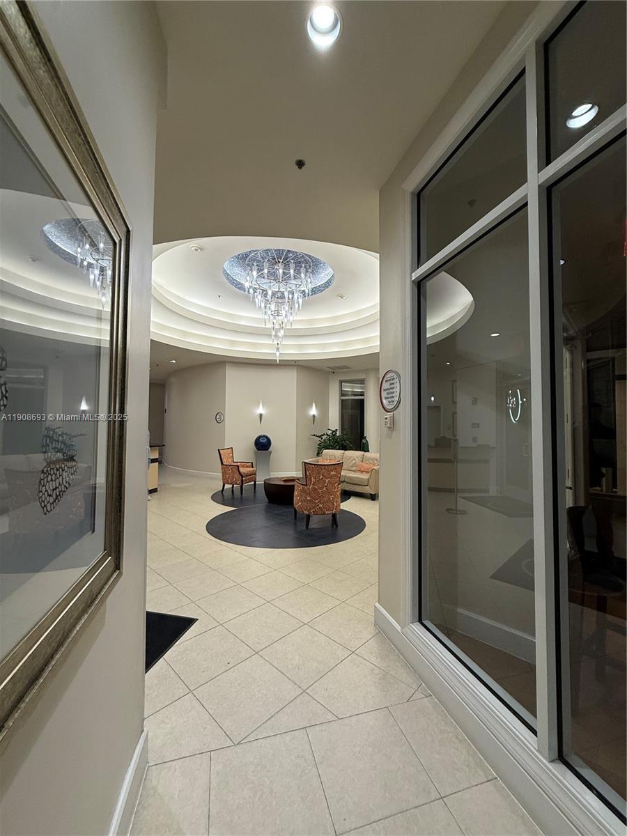 RADIUS CONDO - Residential Lease