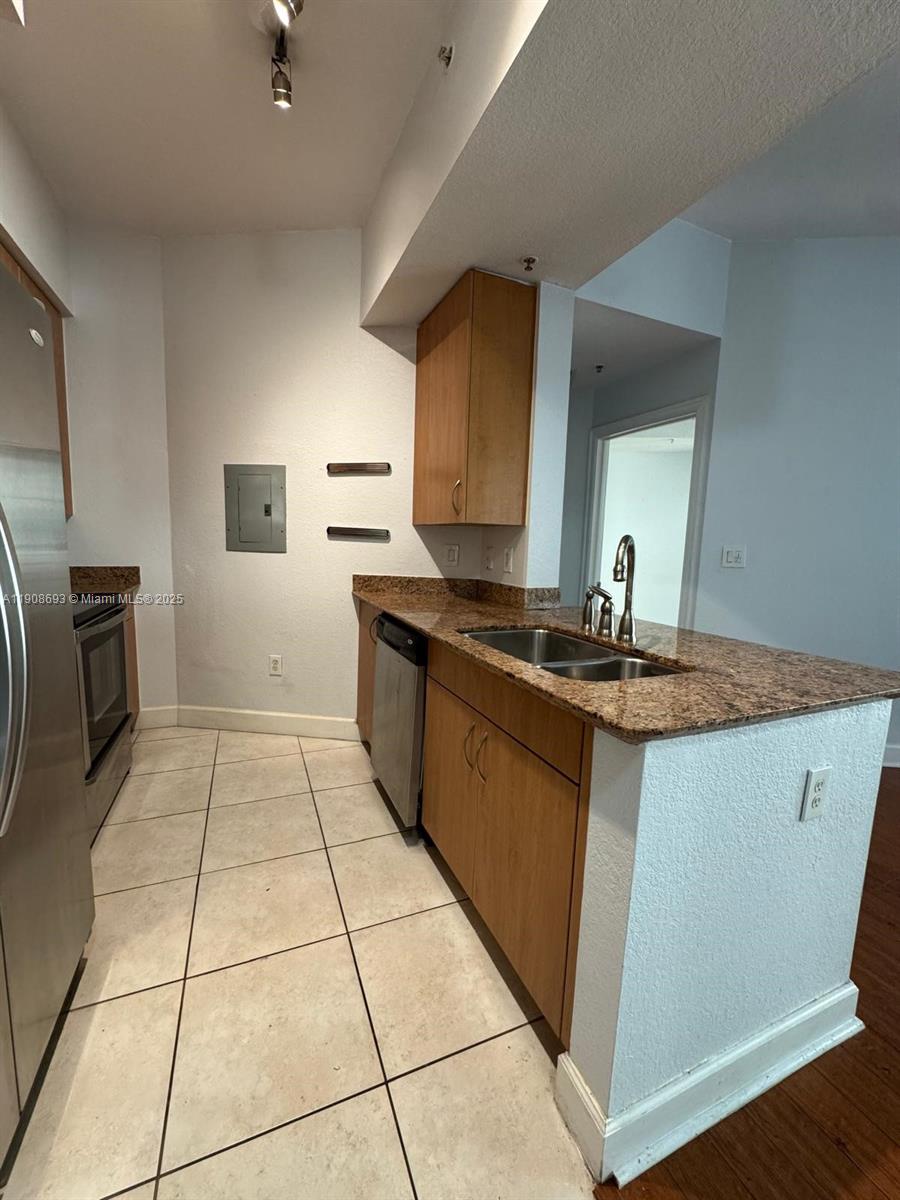 RADIUS CONDO - Residential Lease