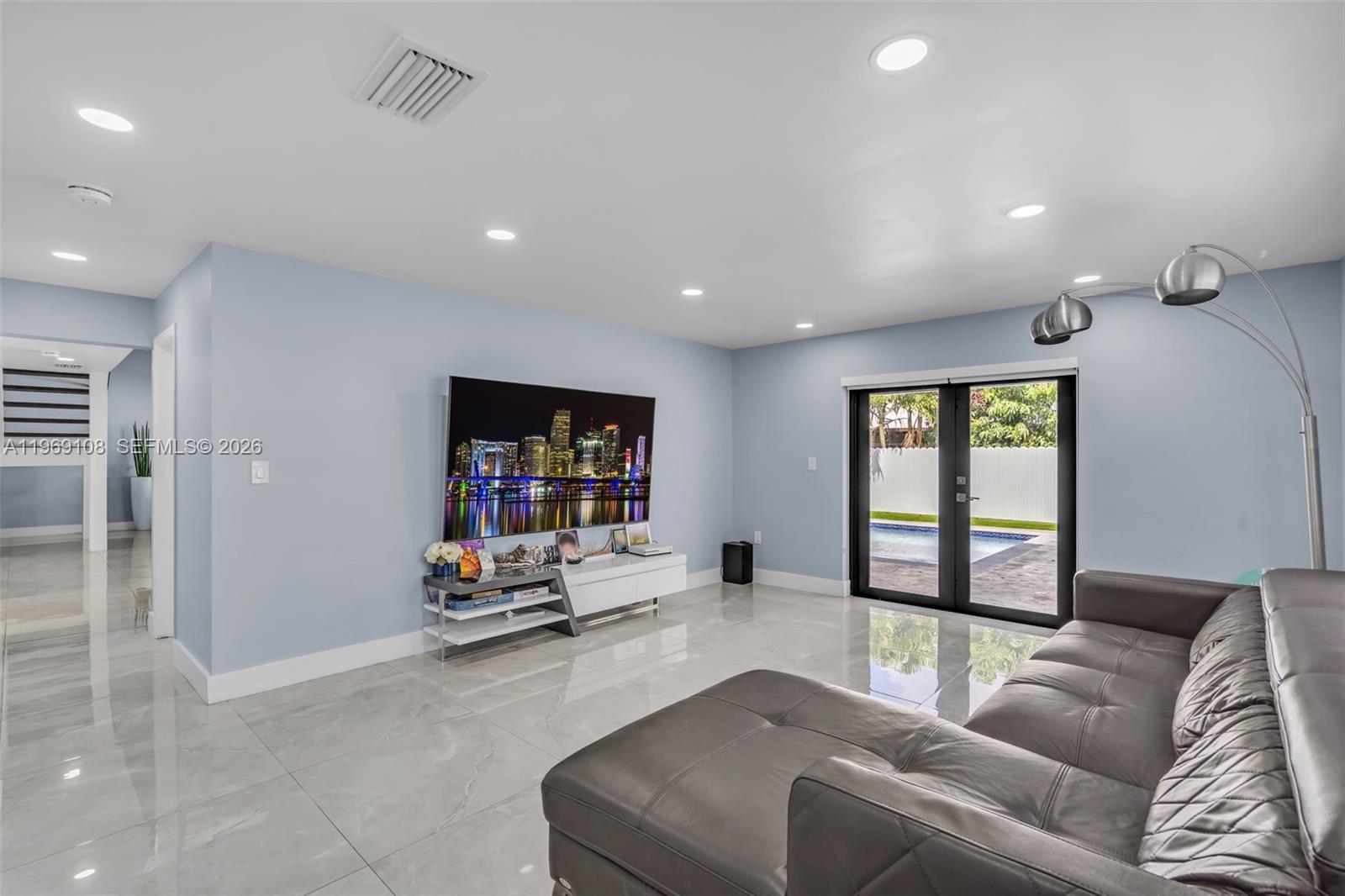 COUNTRY LAKE MANORS SEC 2 - Residential