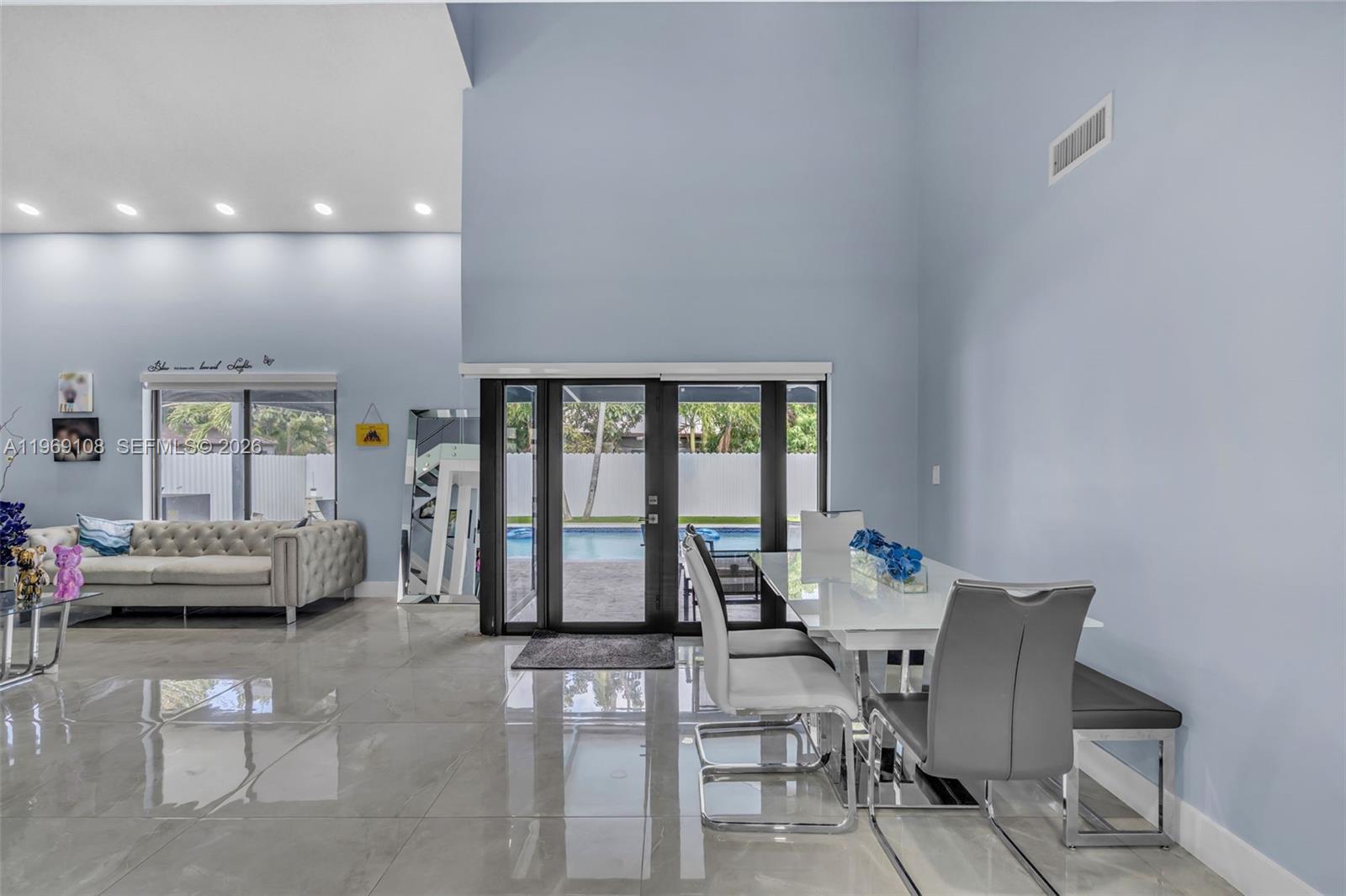 COUNTRY LAKE MANORS SEC 2 - Residential