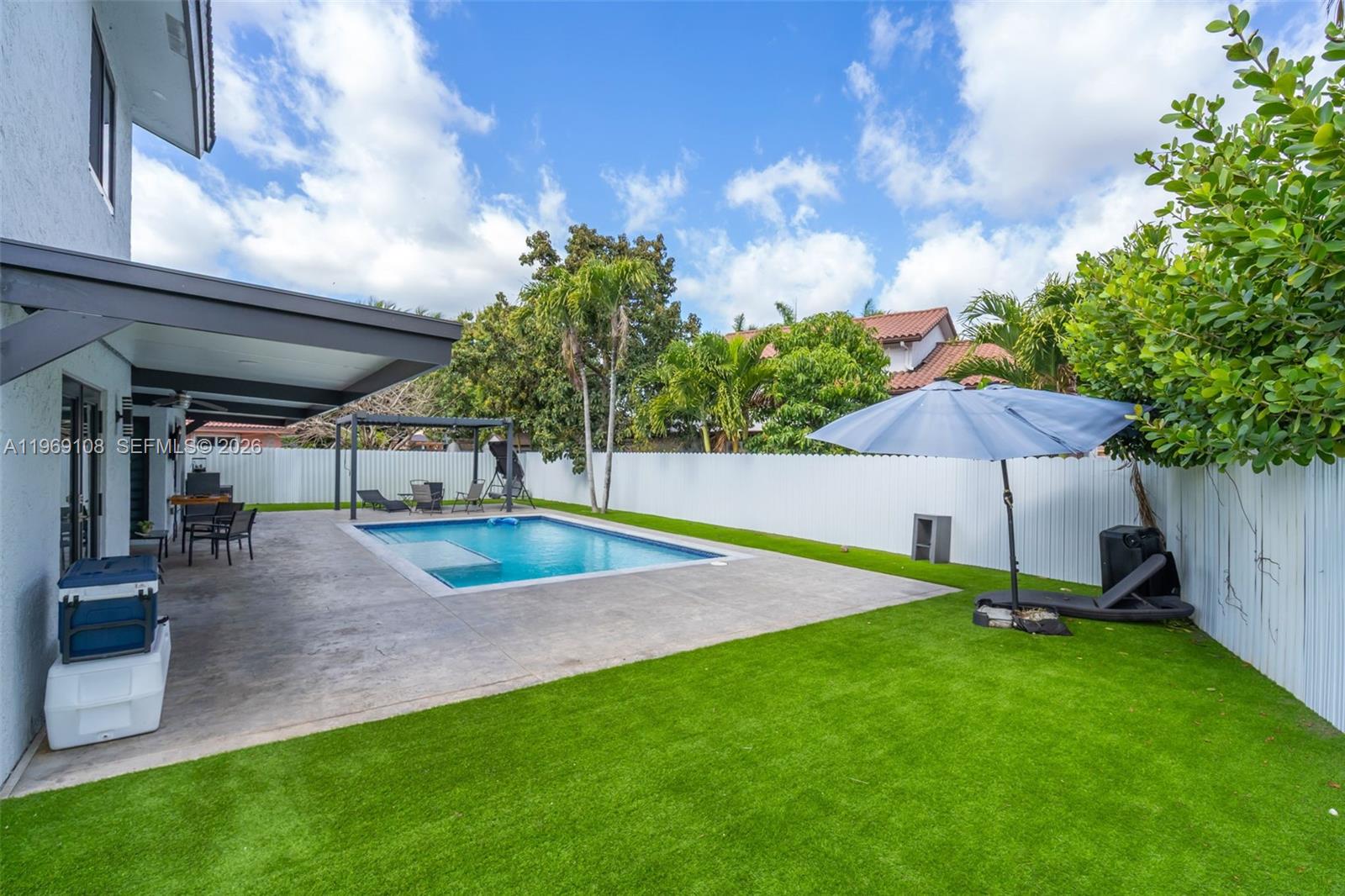 COUNTRY LAKE MANORS SEC 2 - Residential