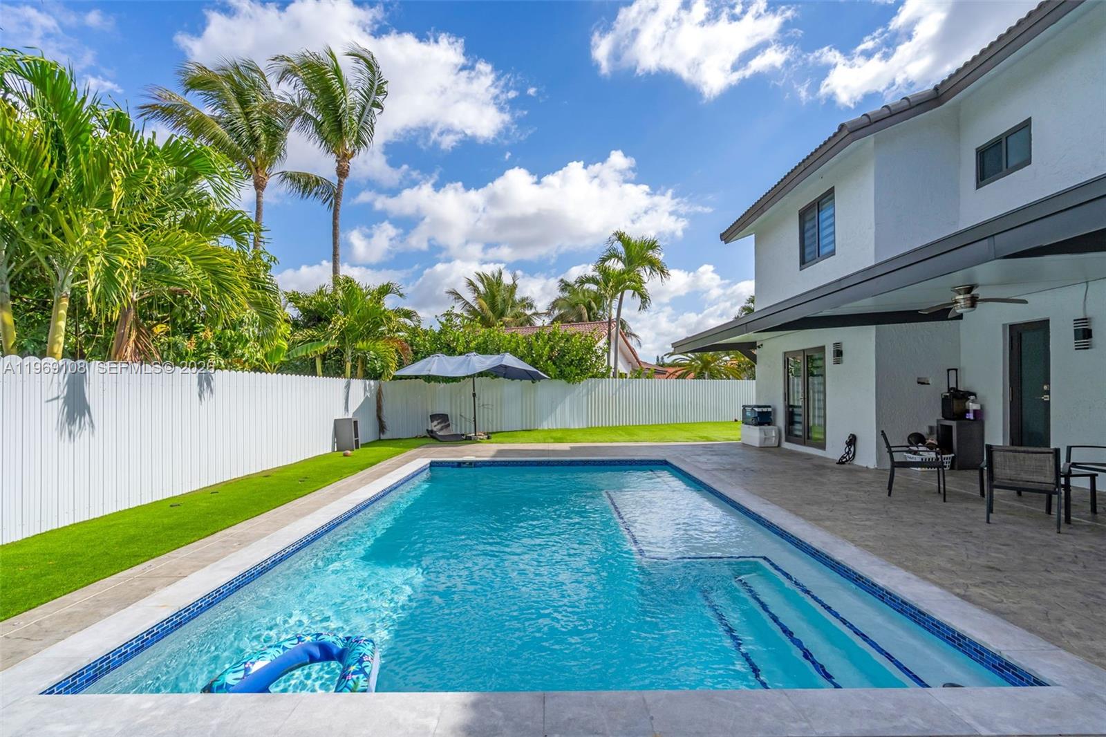 COUNTRY LAKE MANORS SEC 2 - Residential