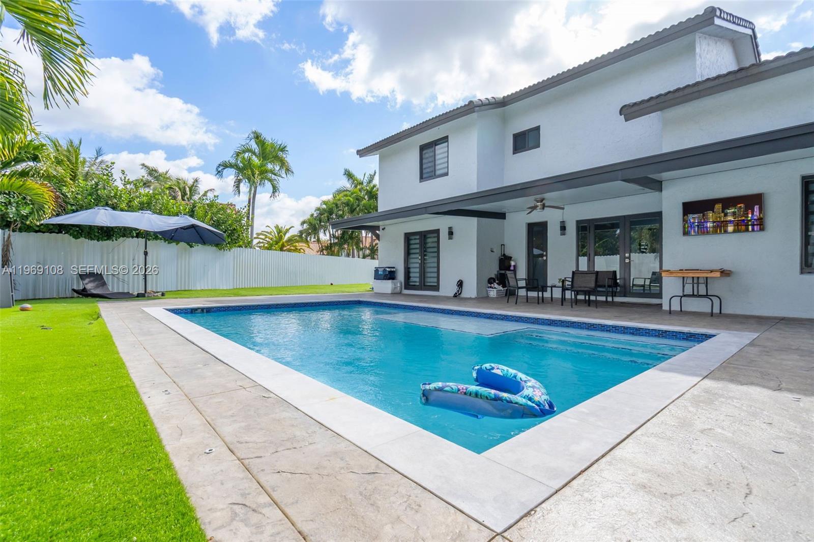 COUNTRY LAKE MANORS SEC 2 - Residential