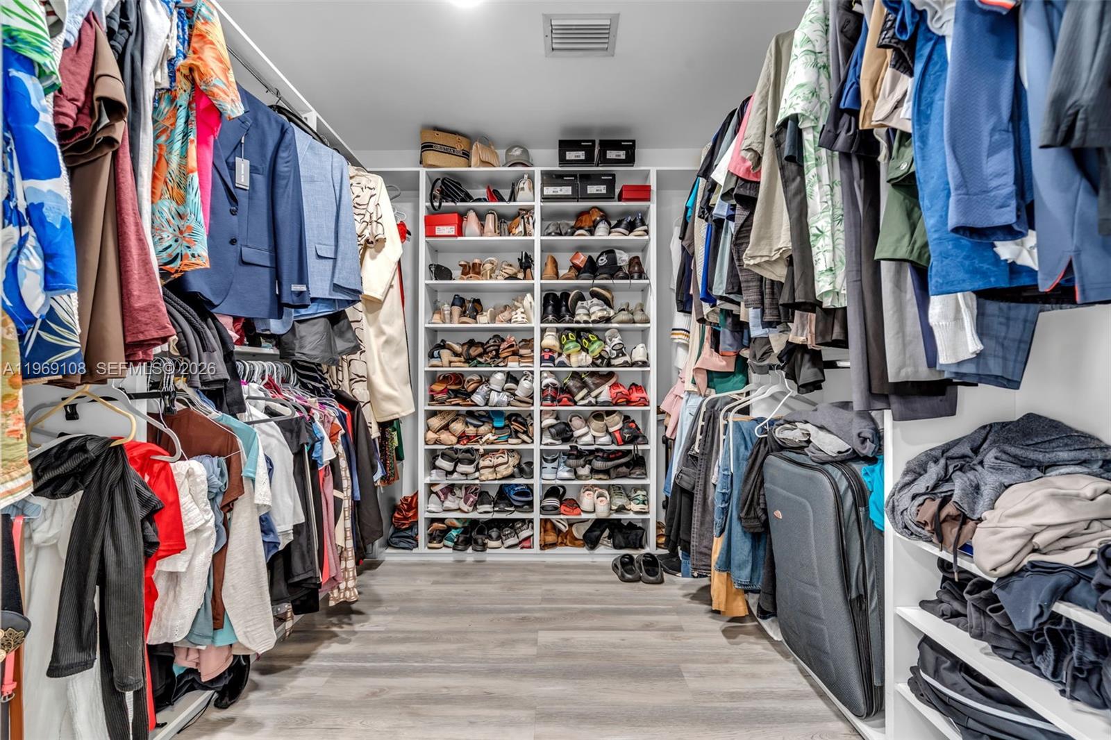 COUNTRY LAKE MANORS SEC 2 - Residential