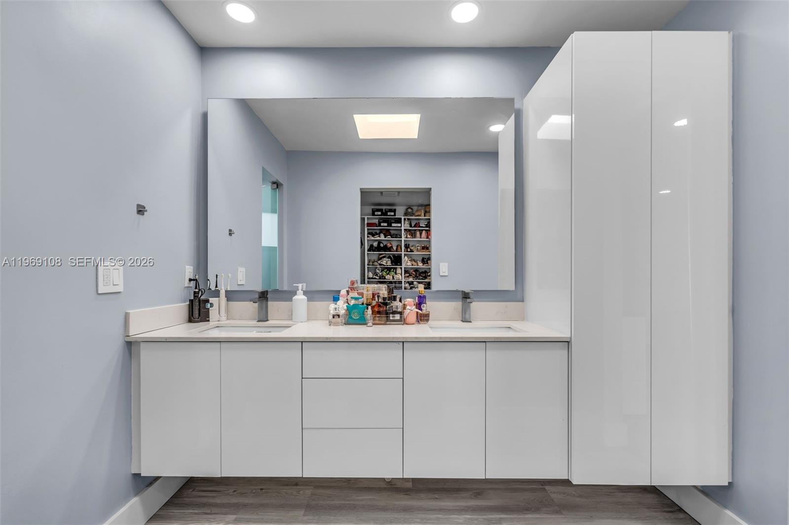 COUNTRY LAKE MANORS SEC 2 - Residential