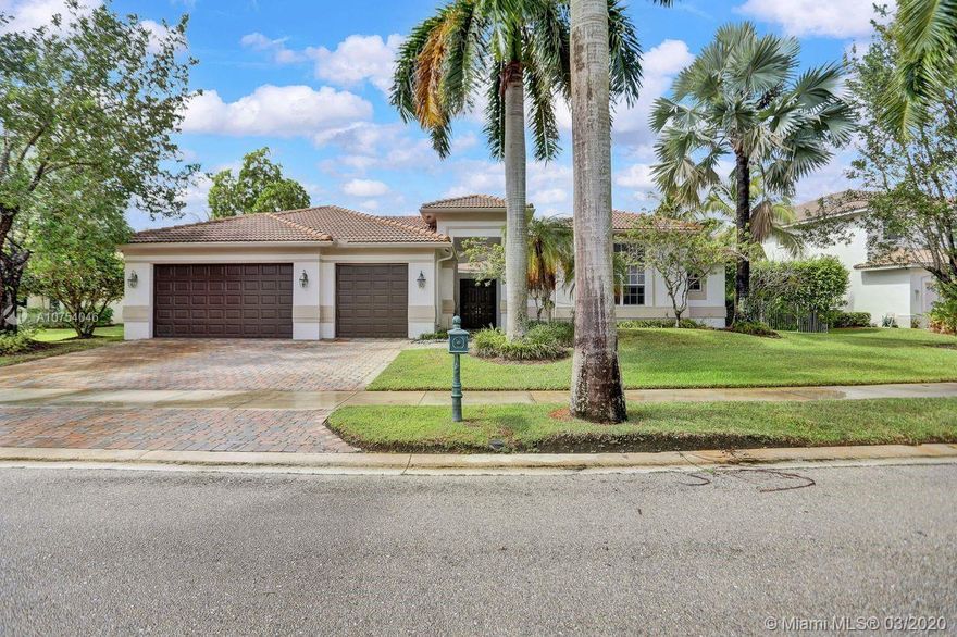 Check out our 3D tour. Looking for Miami Chic in Weston. This turn key courtyard home has been transformed.  Tucked on a royal palm tree lined street, this contemporary one story shows light and bright. Spacious bedrooms plus office with privacy wing for the kids. All baths renovated. Master bath with vessel tub, white quartz and designer touches. Grand master bedroom with office. Wood flooring flows throughout the entire home with white modern kitchen*white quartz countertops*Stainless steel appliance. Guest house with pool views, contemporary bath. Oversized paver patio with pool plus added benefit of privacy hedged backyard, assessable from living room french door. 

https://www.youtube.com/watch?v=uPa9pzr9Ooo