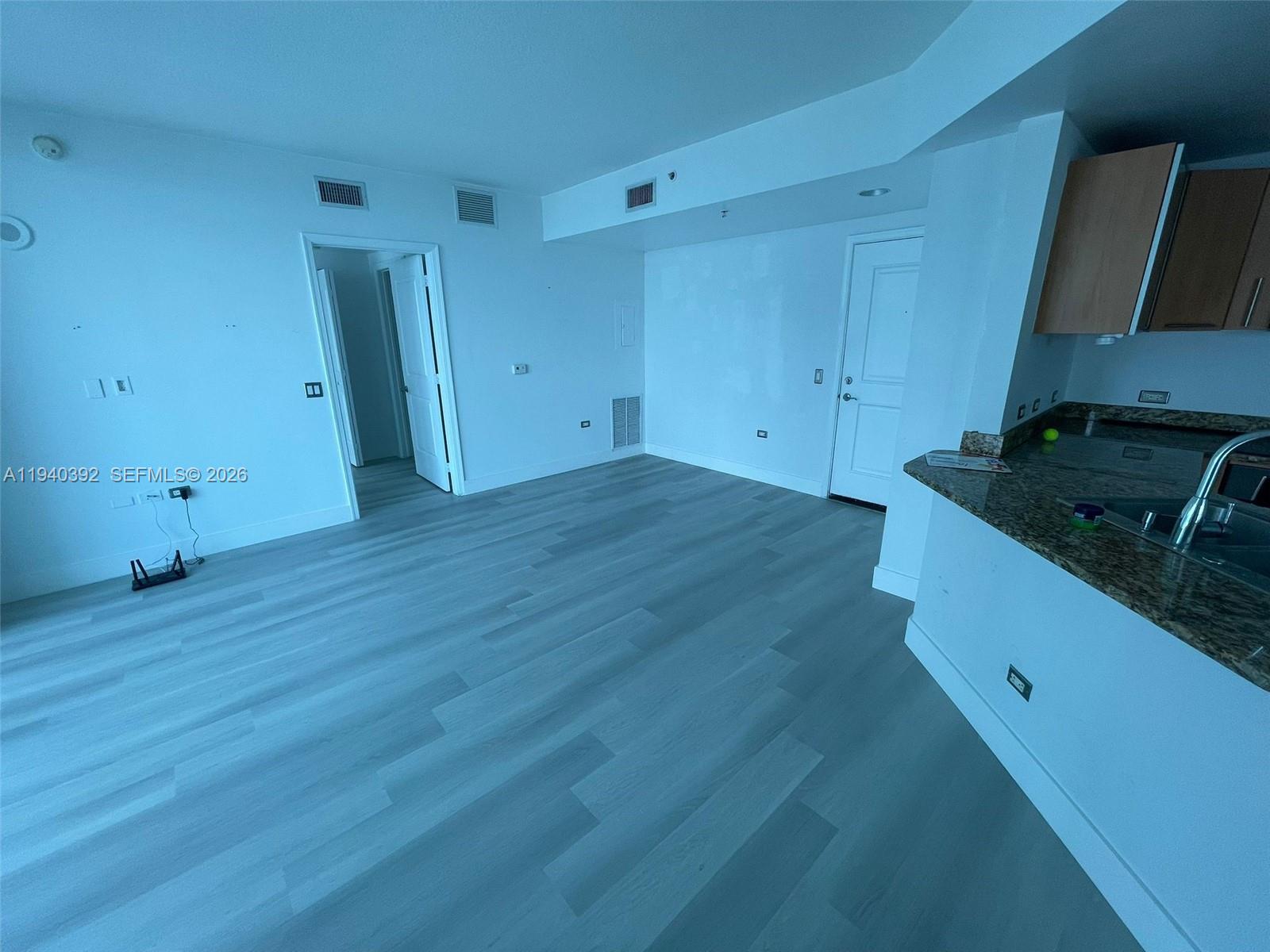 PLATINUM CONDO - Residential