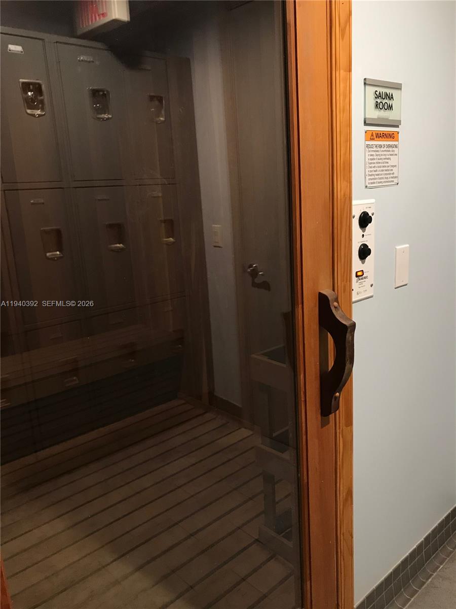 PLATINUM CONDO - Residential