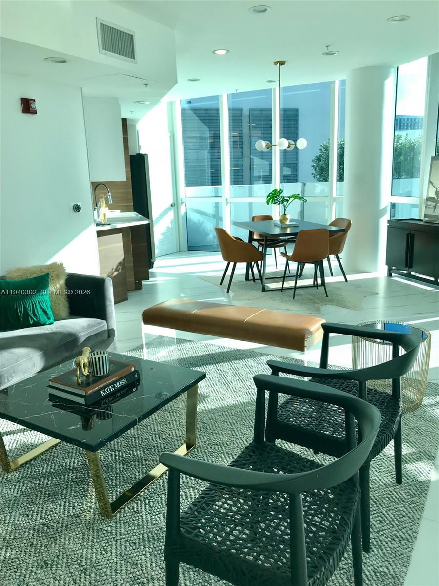 PLATINUM CONDO - Residential