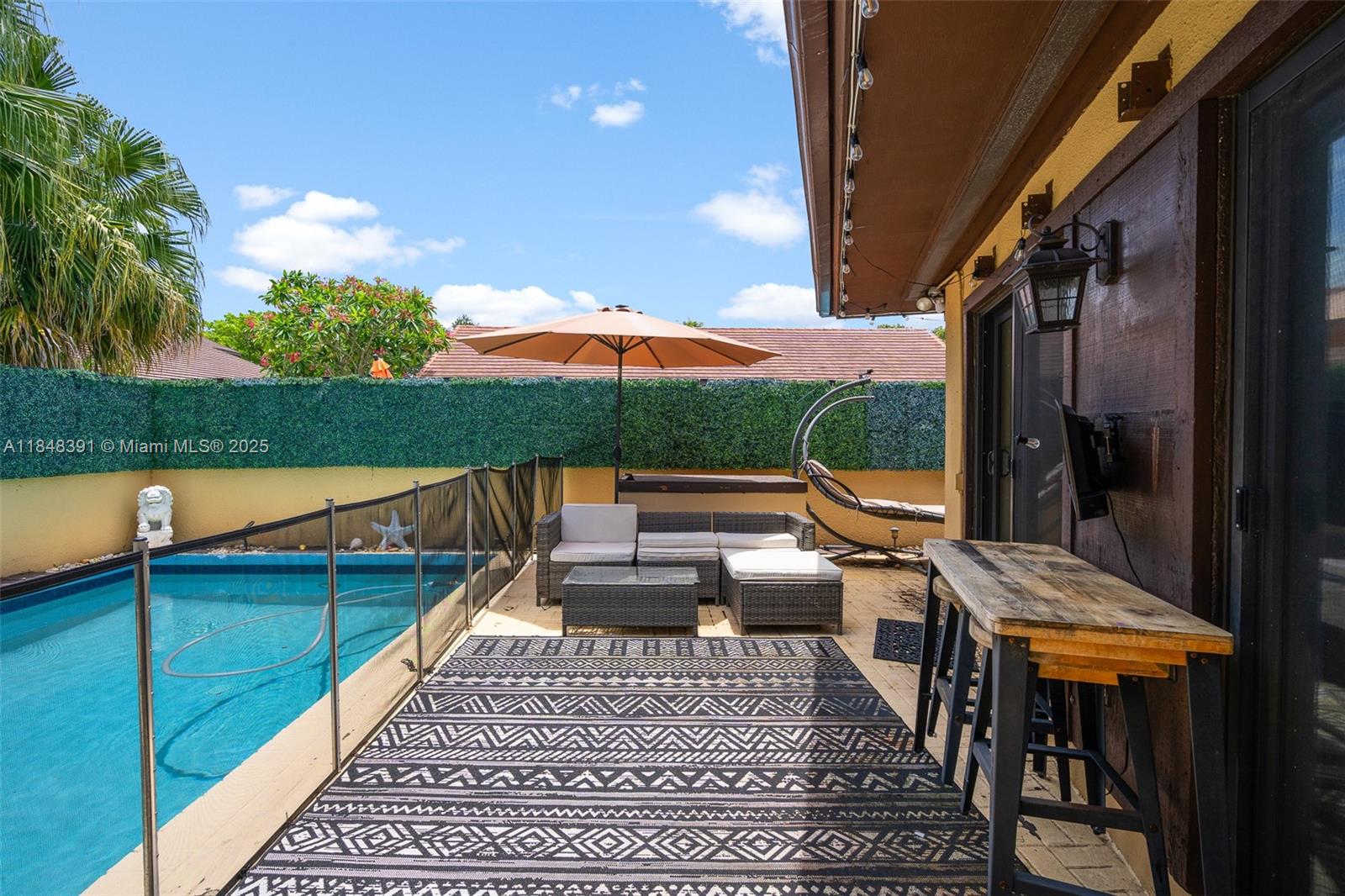 SKY LAKE VILLAS FIRST ADD - Residential