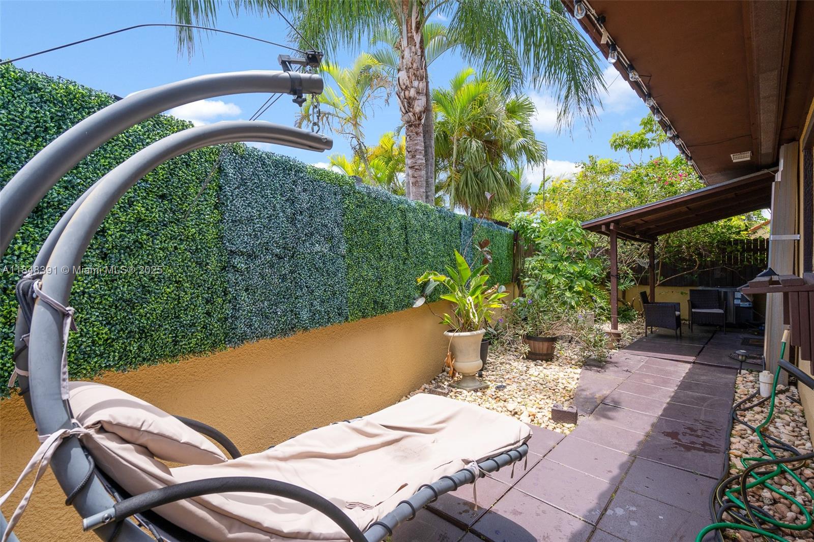 SKY LAKE VILLAS FIRST ADD - Residential