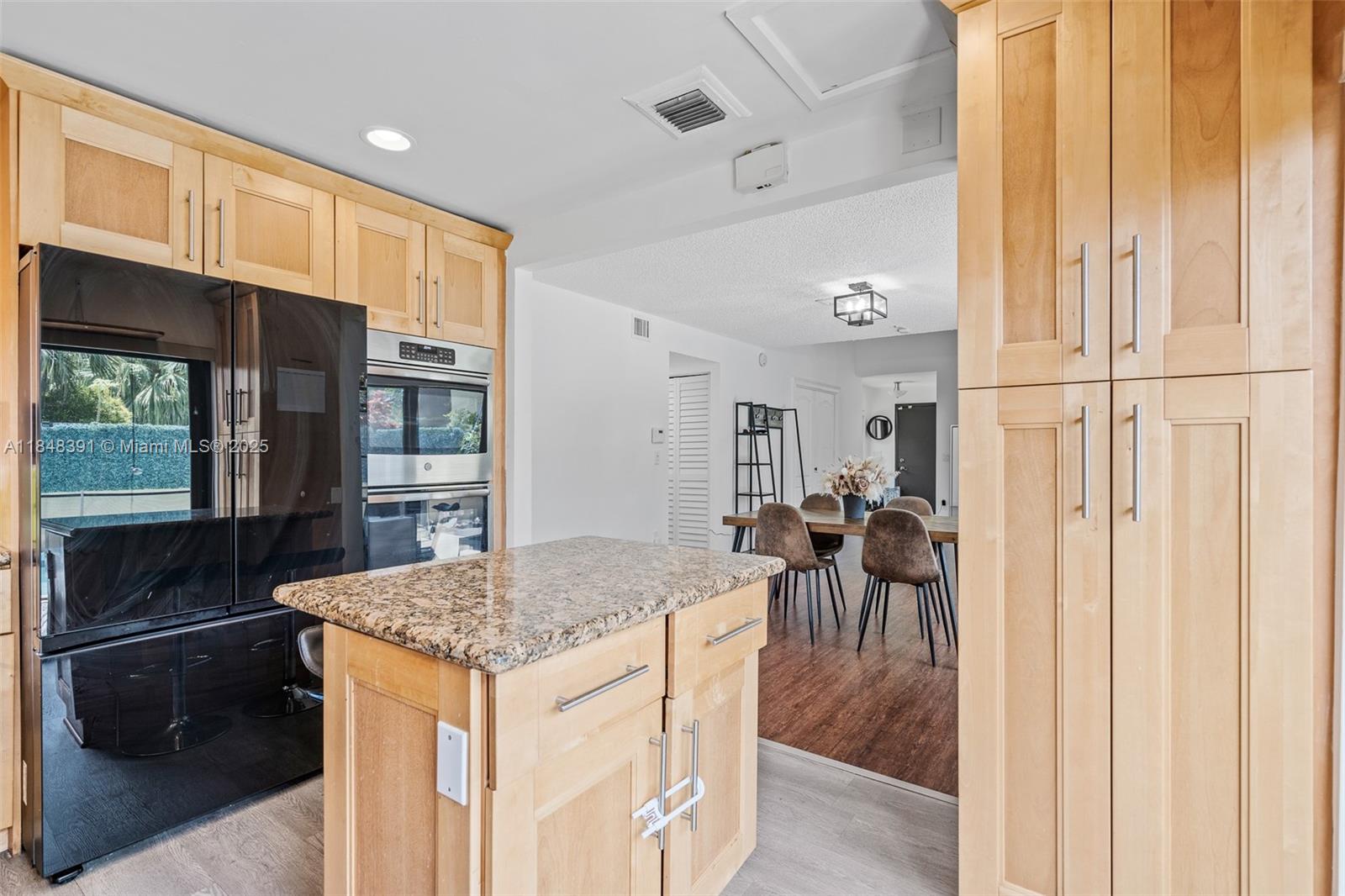 SKY LAKE VILLAS FIRST ADD - Residential